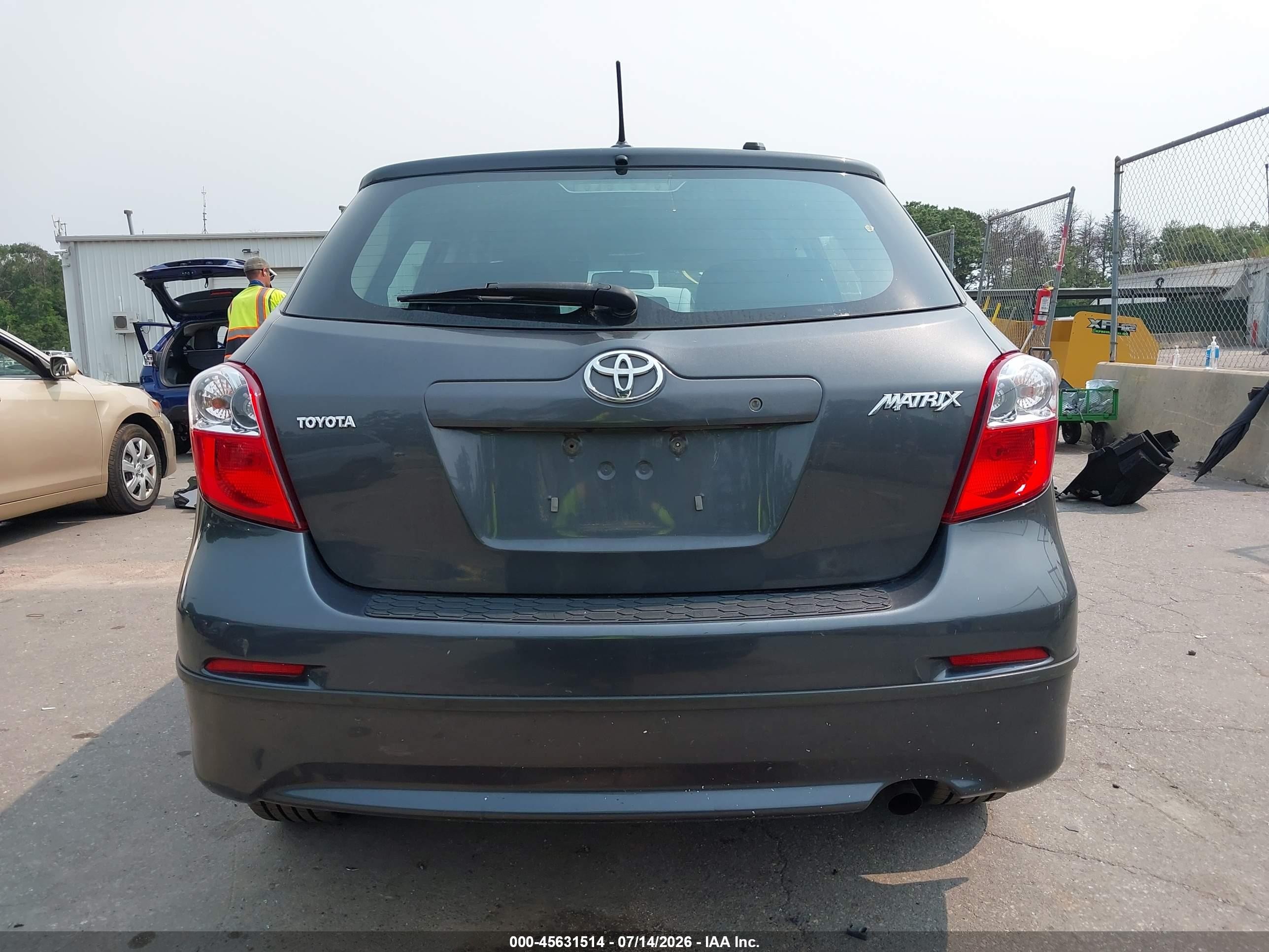 2009 Toyota Matrix   Gray vin: 2T1KU40E49C135467