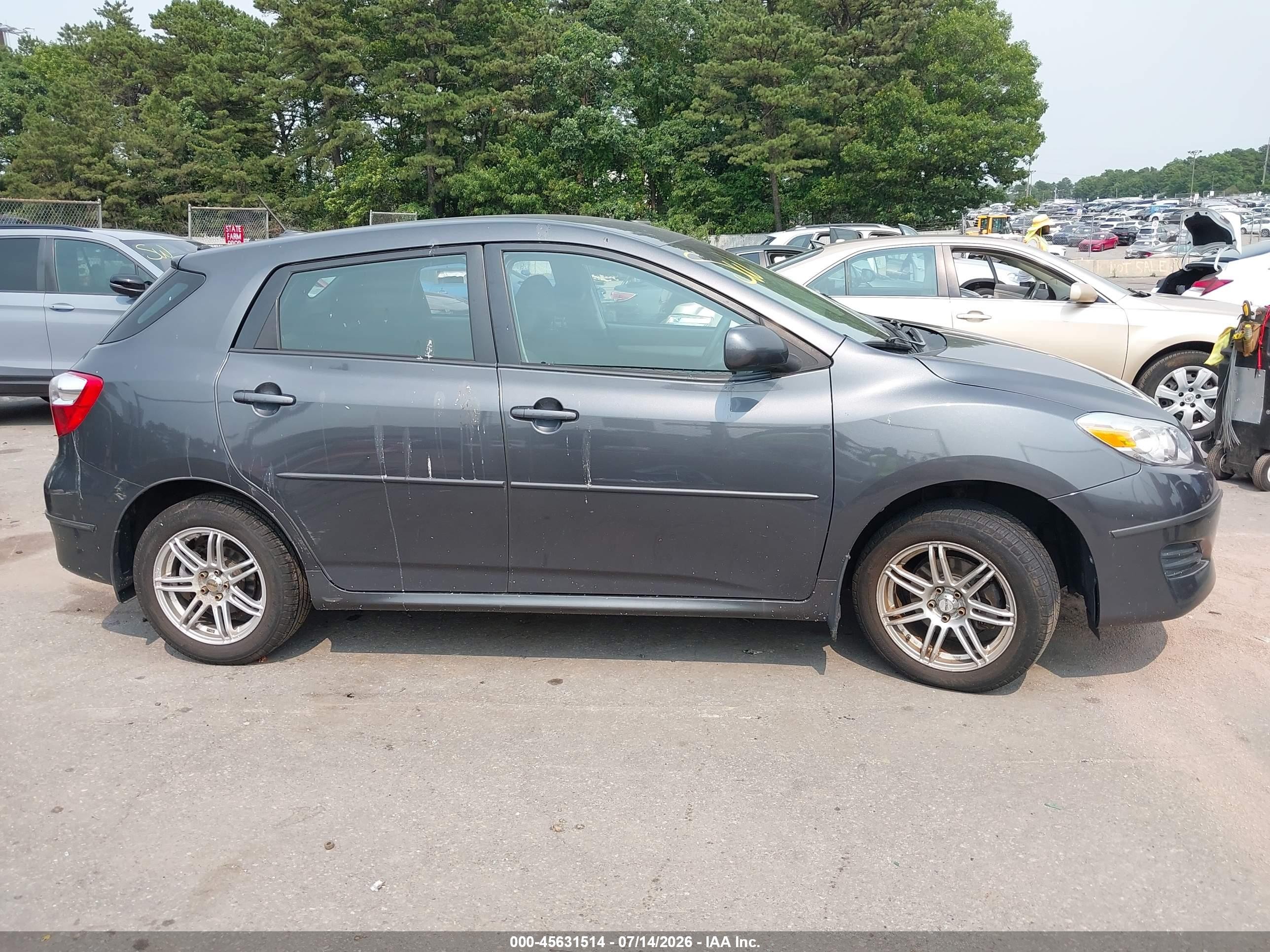 2009 Toyota Matrix   Gray vin: 2T1KU40E49C135467