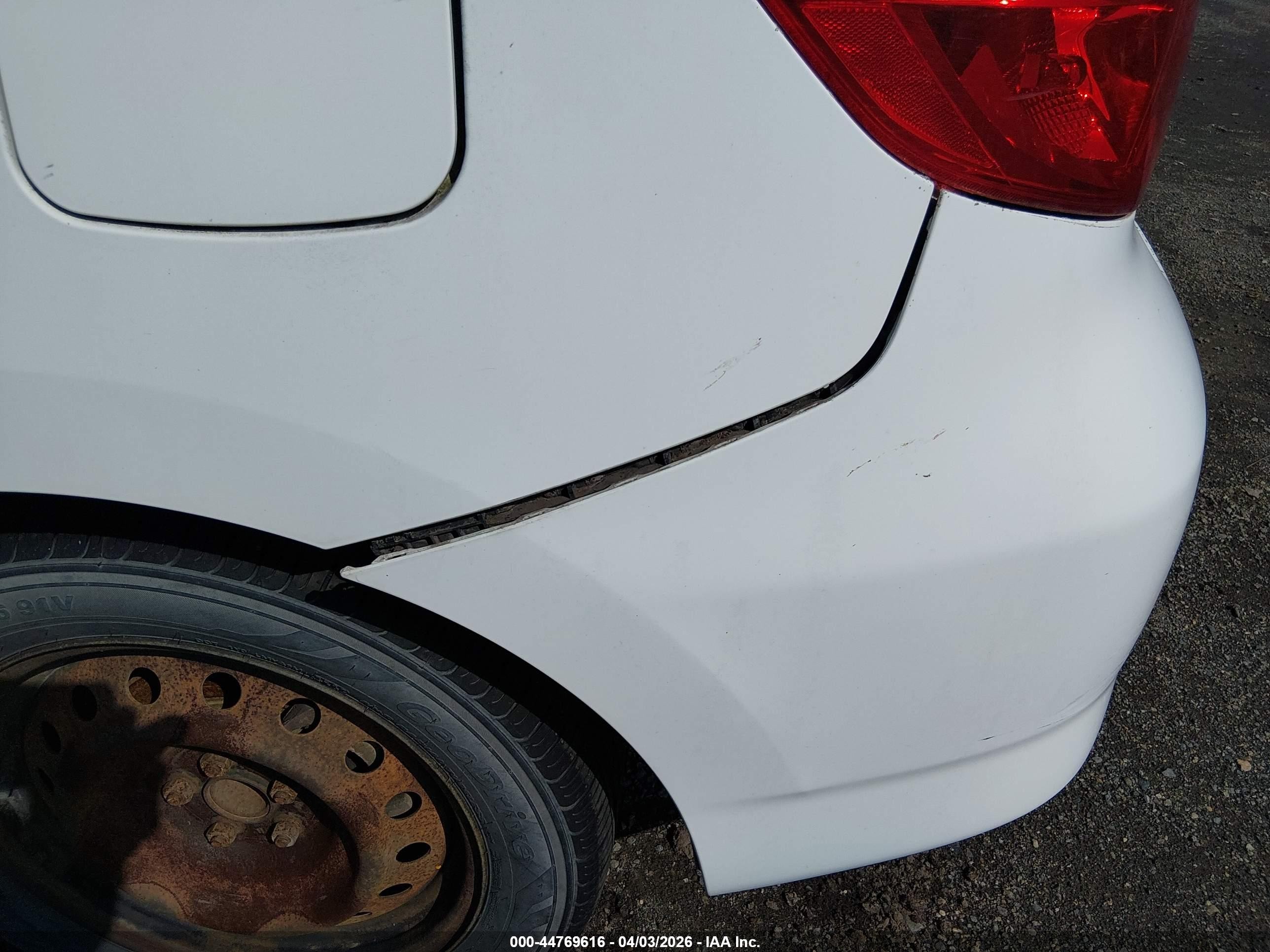 2009 Toyota Matrix   Белый vin: 2T1KU40E49C167626