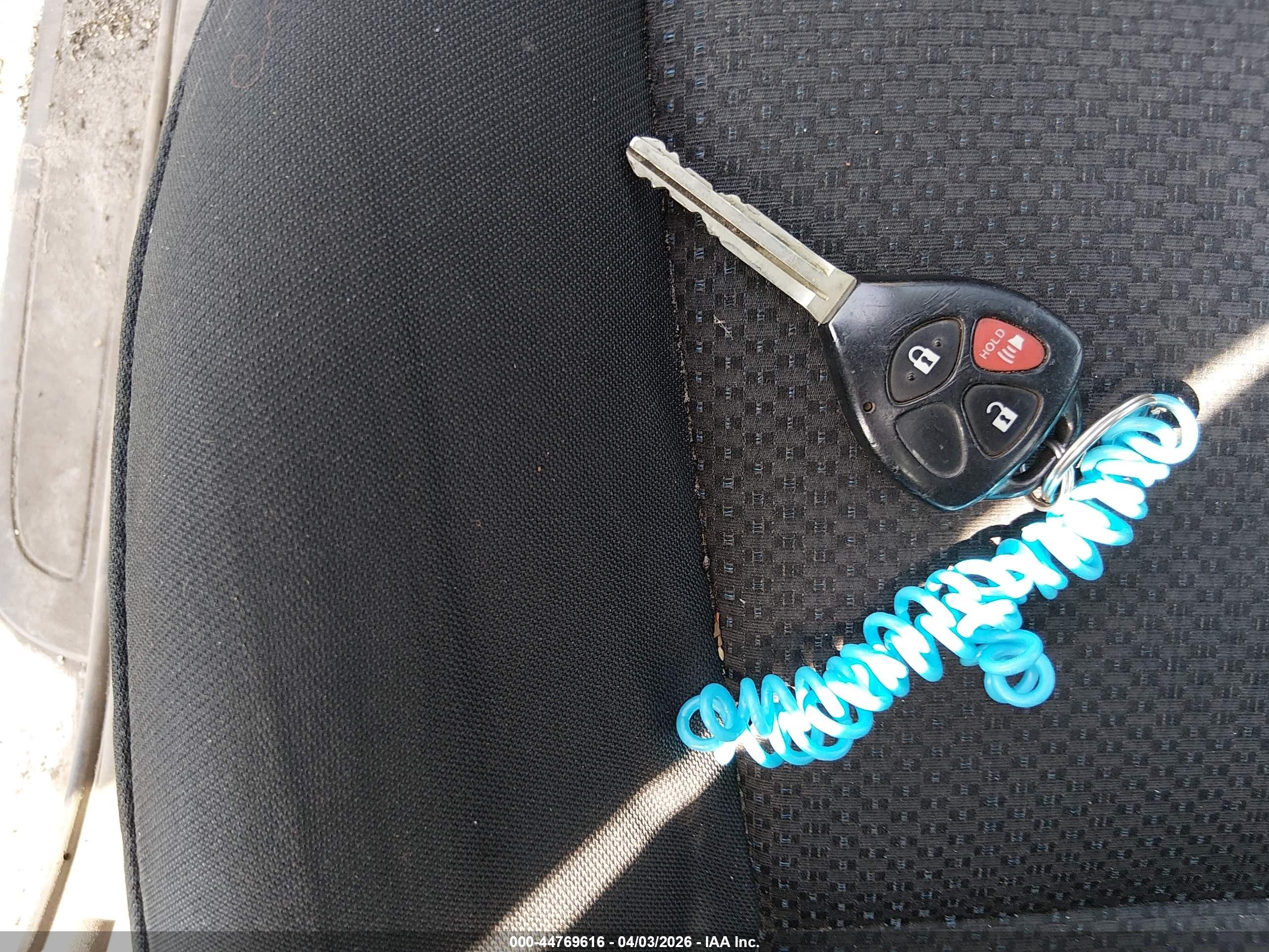 2009 Toyota Matrix   Белый vin: 2T1KU40E49C167626