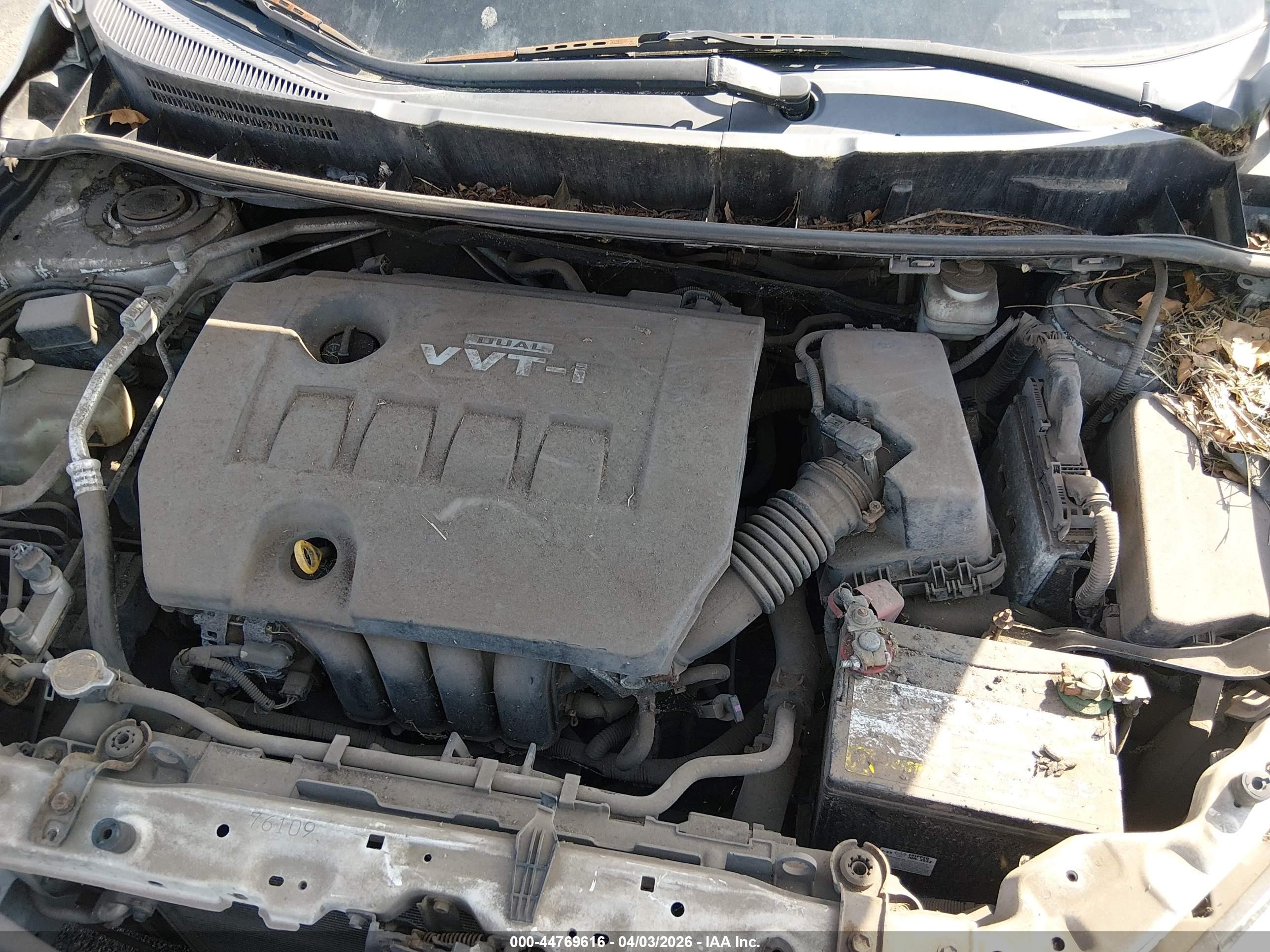 2009 Toyota Matrix   Белый vin: 2T1KU40E49C167626