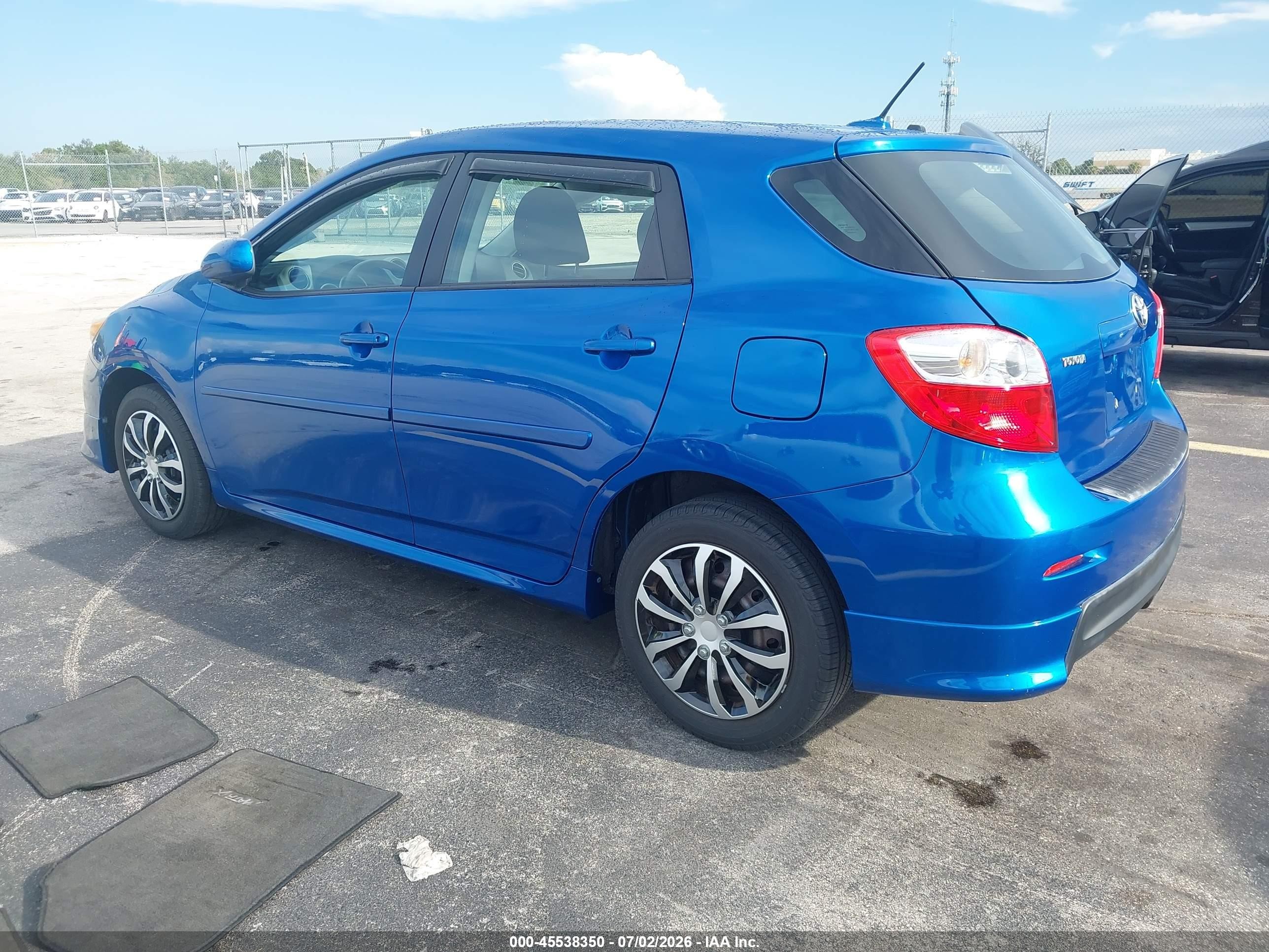 2009 Toyota Matrix   Синий vin: 2T1KU40E49C169117