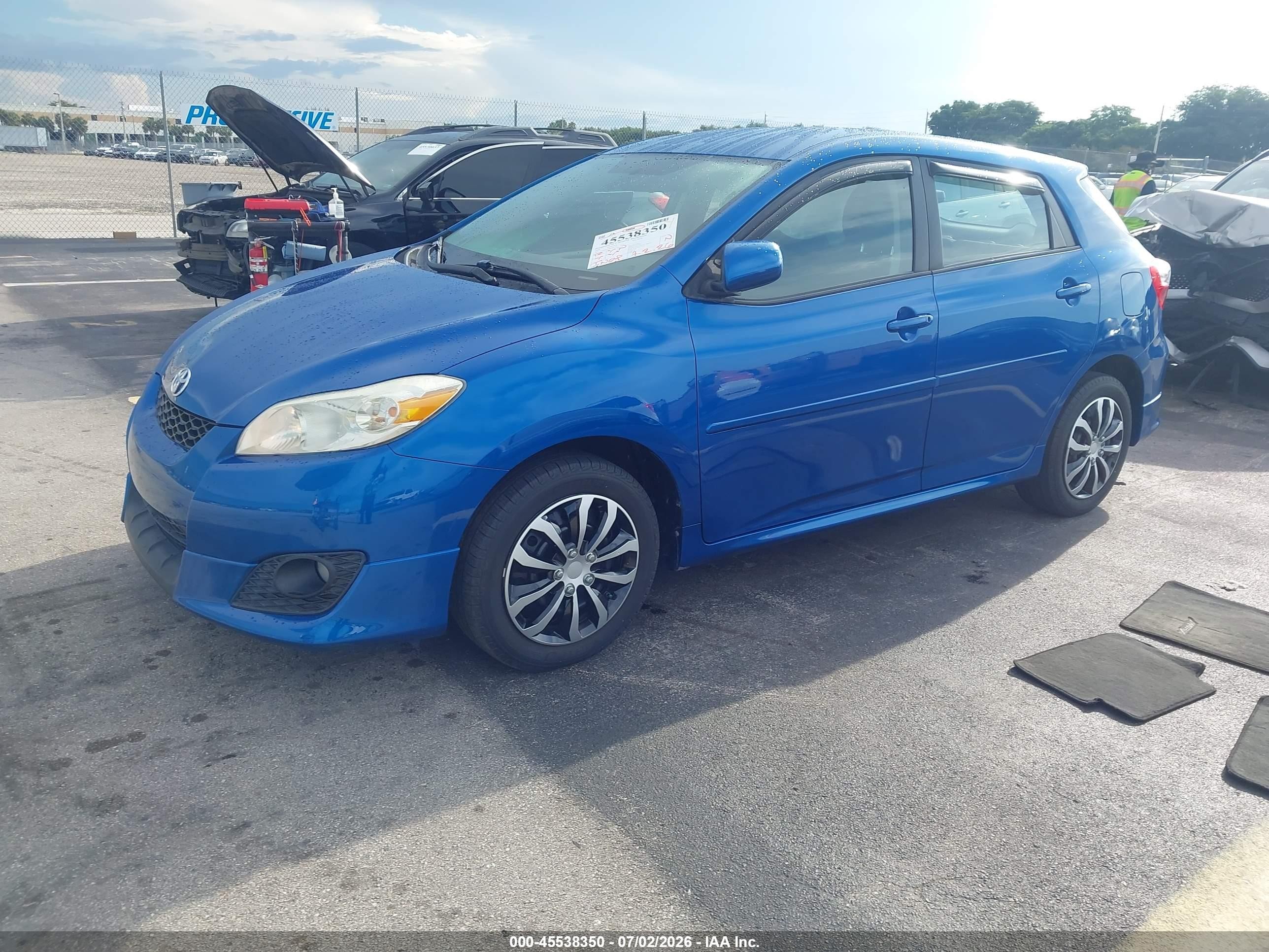 2009 Toyota Matrix   Синий vin: 2T1KU40E49C169117