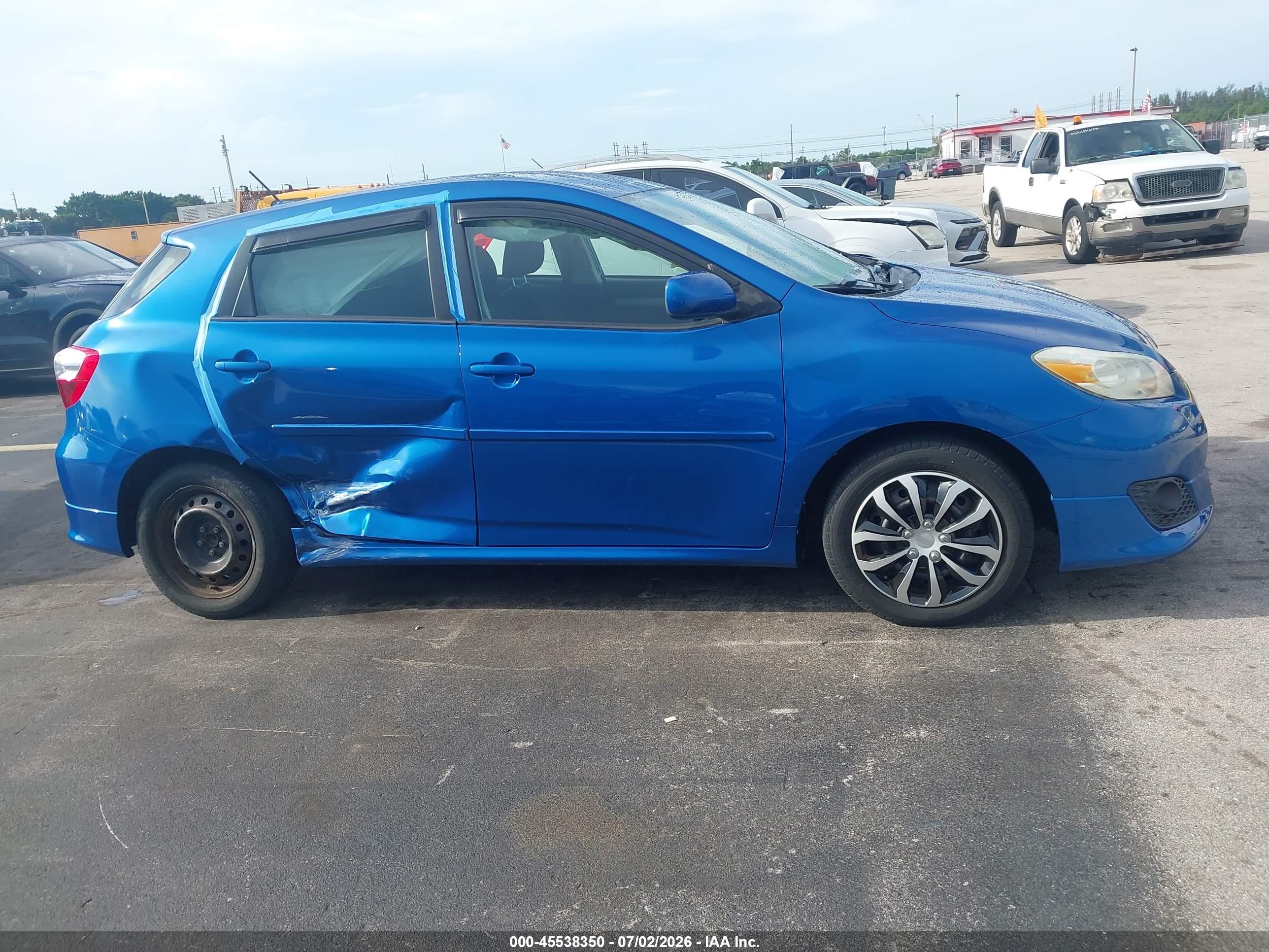 2009 Toyota Matrix   Синий vin: 2T1KU40E49C169117