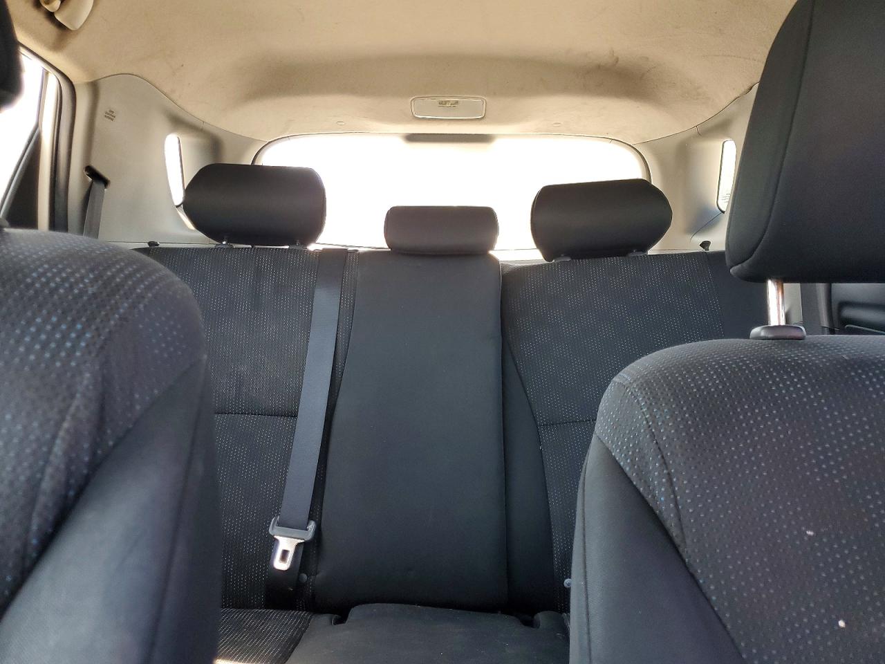 2009 Toyota Matrix Base White vin: 2T1KU40E59C015757