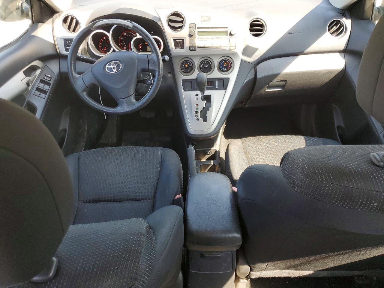 2009 Toyota Matrix Base White vin: 2T1KU40E59C015757