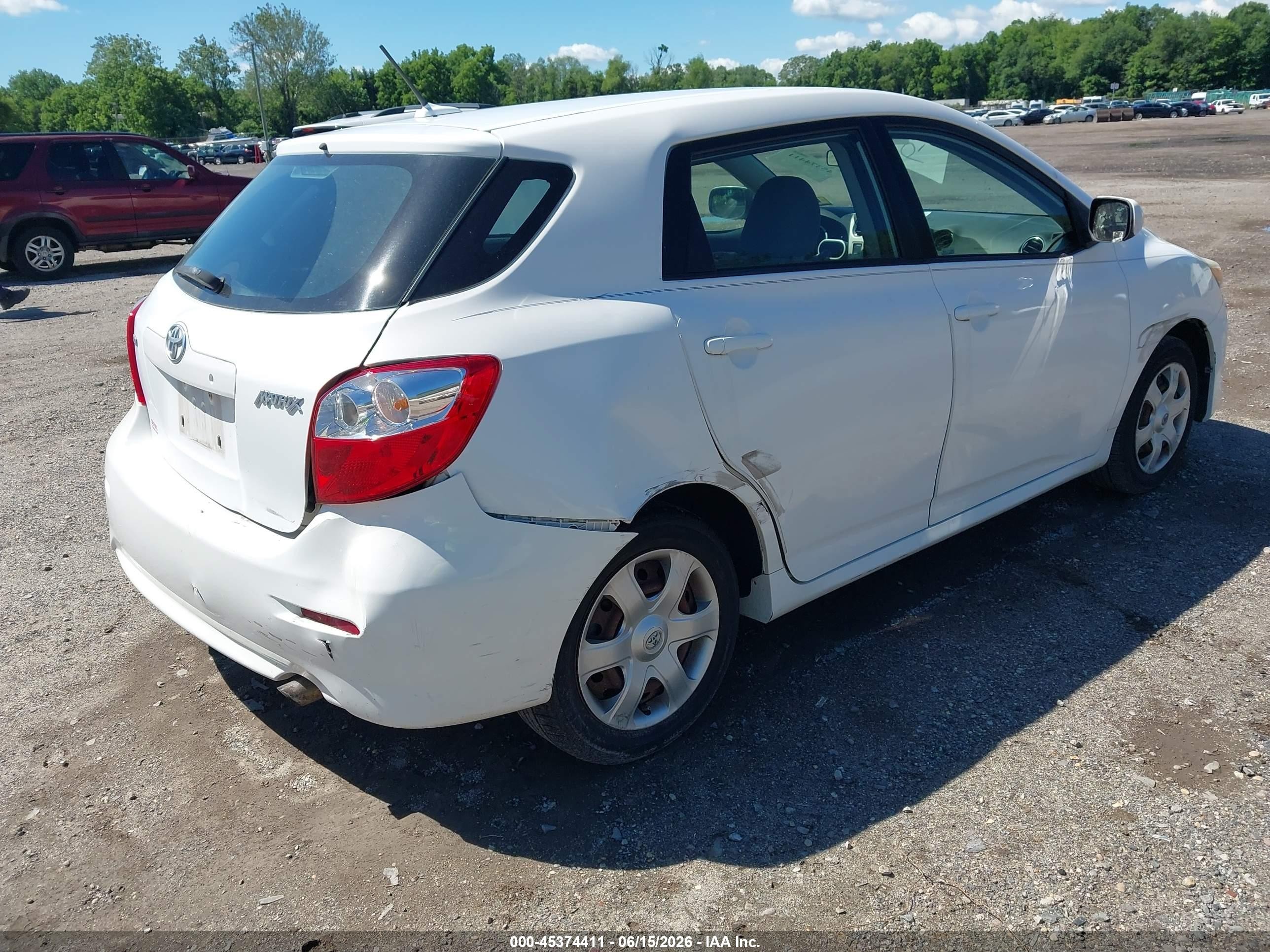2009 Toyota Matrix   White vin: 2T1KU40E59C060925
