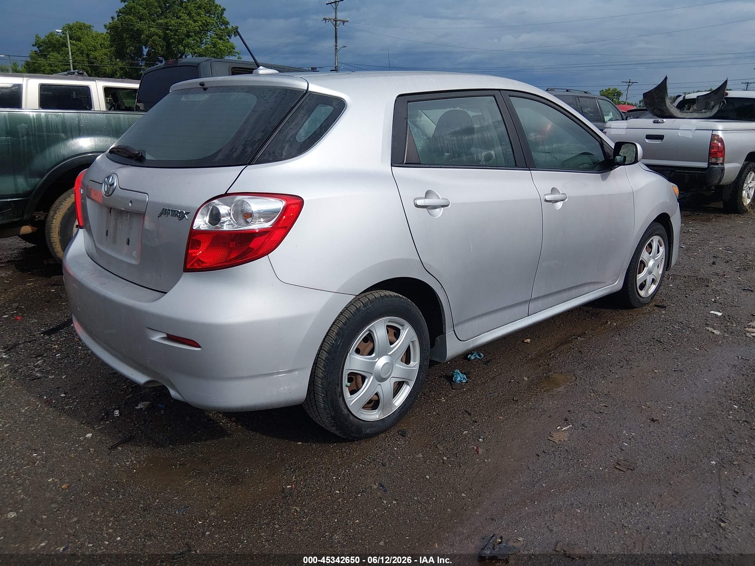 2009 Toyota Matrix   Серебряный vin: 2T1KU40E59C188937