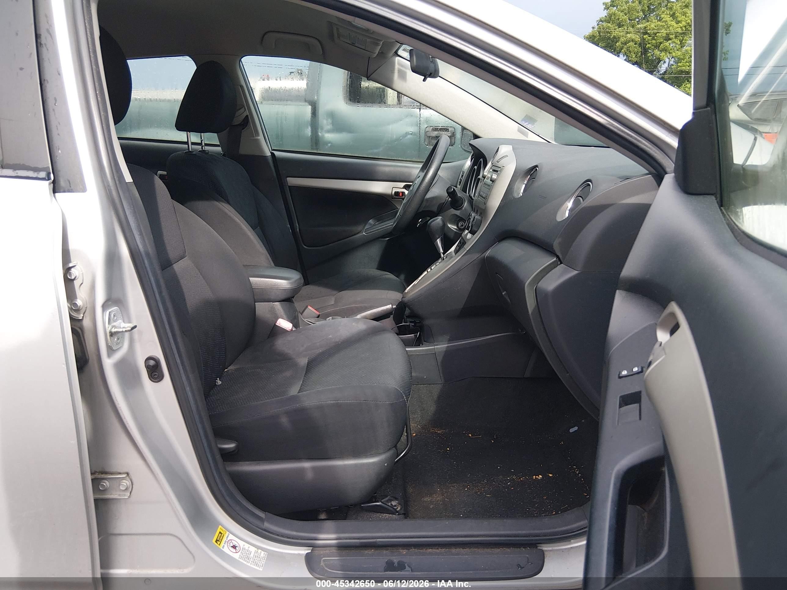 2009 Toyota Matrix   Серебряный vin: 2T1KU40E59C188937
