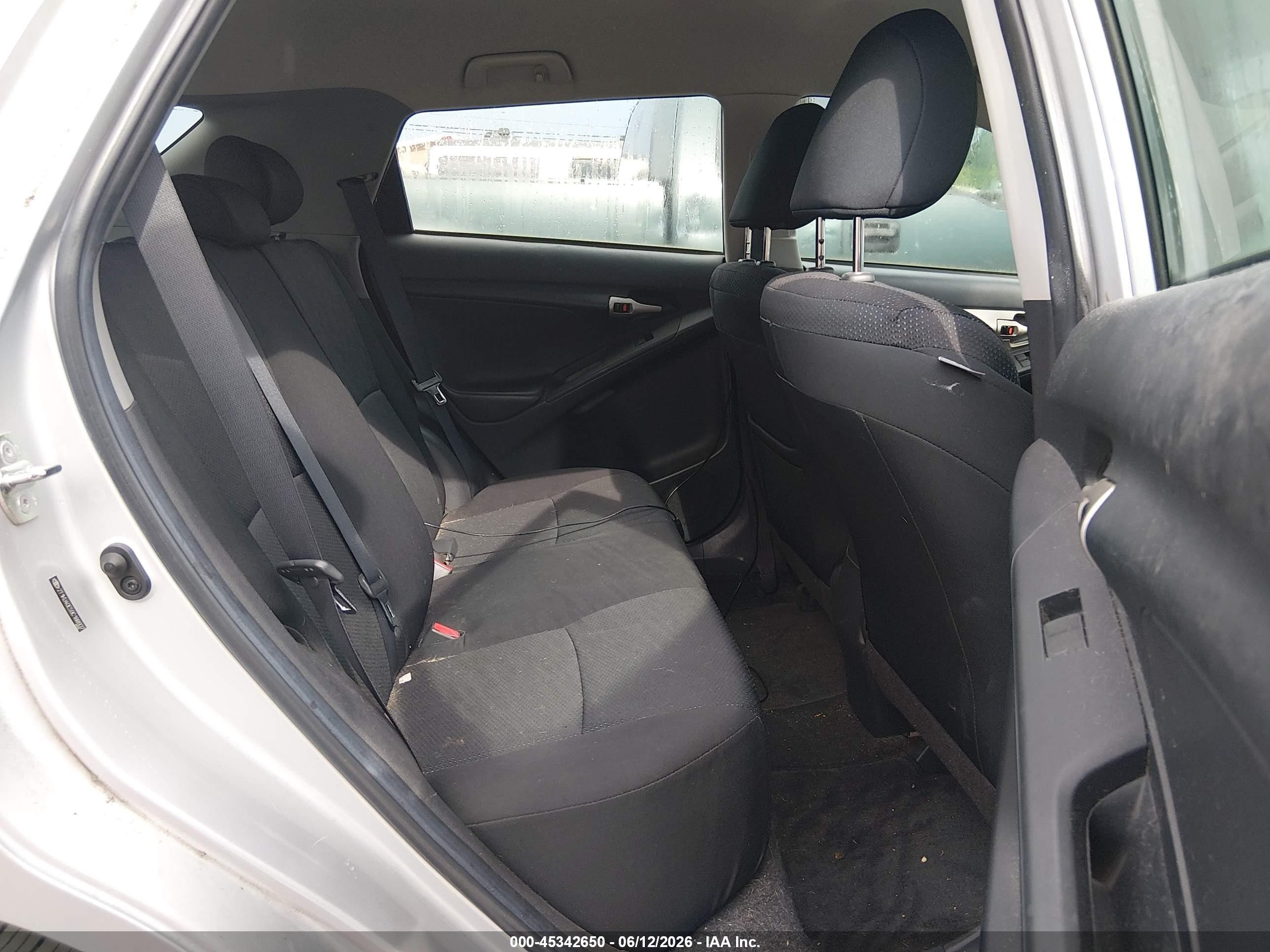 2009 Toyota Matrix   Серебряный vin: 2T1KU40E59C188937