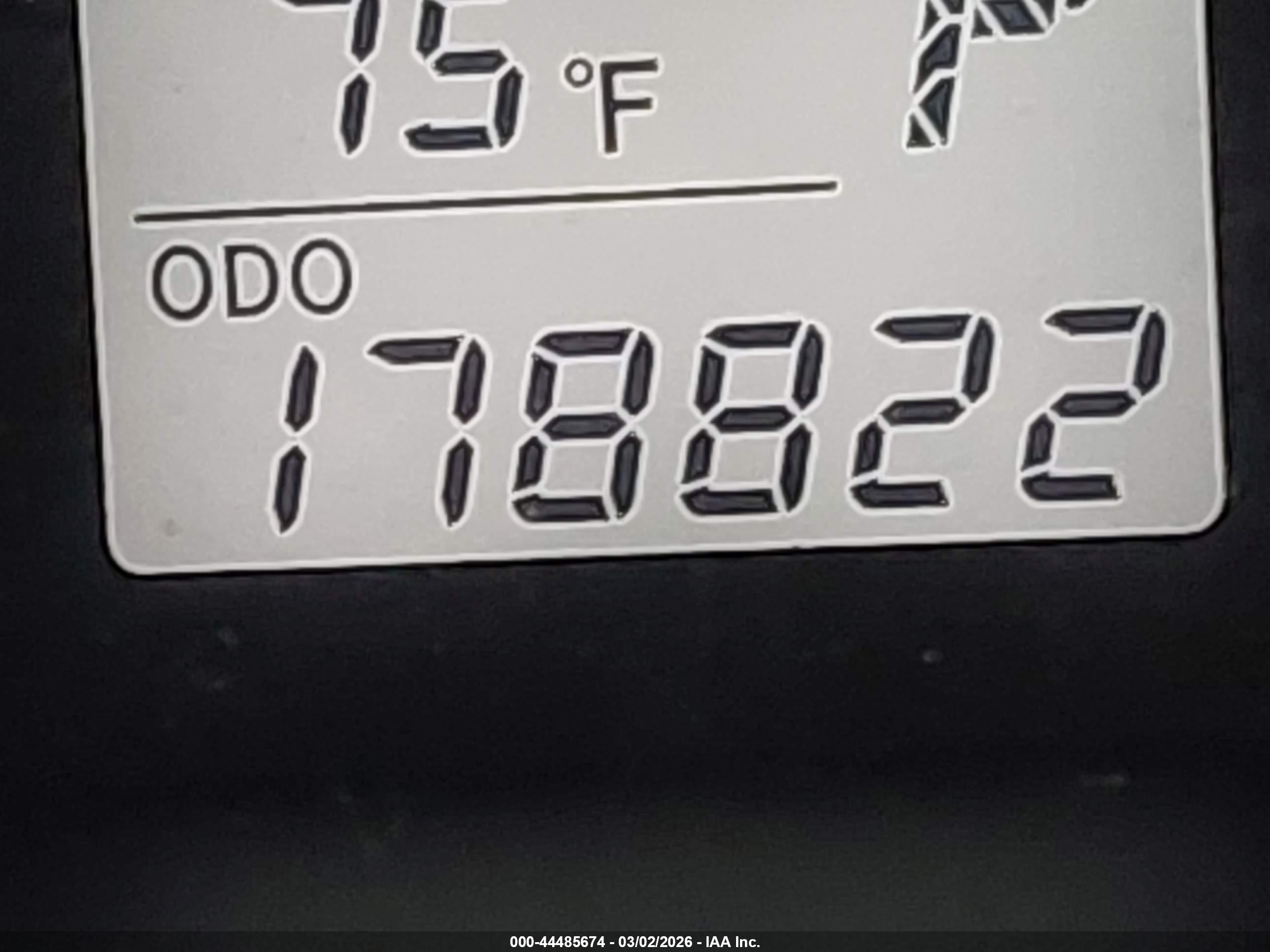 2009 Toyota Matrix   White vin: 2T1KU40E69C075790