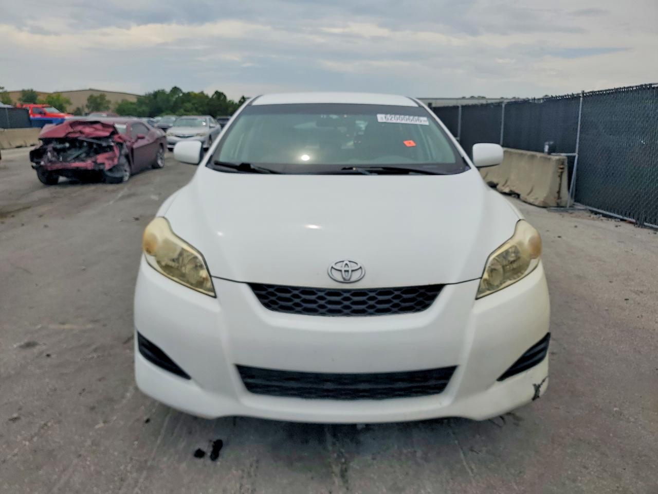 2009 Toyota Matrix Base White vin: 2T1KU40E69C100073
