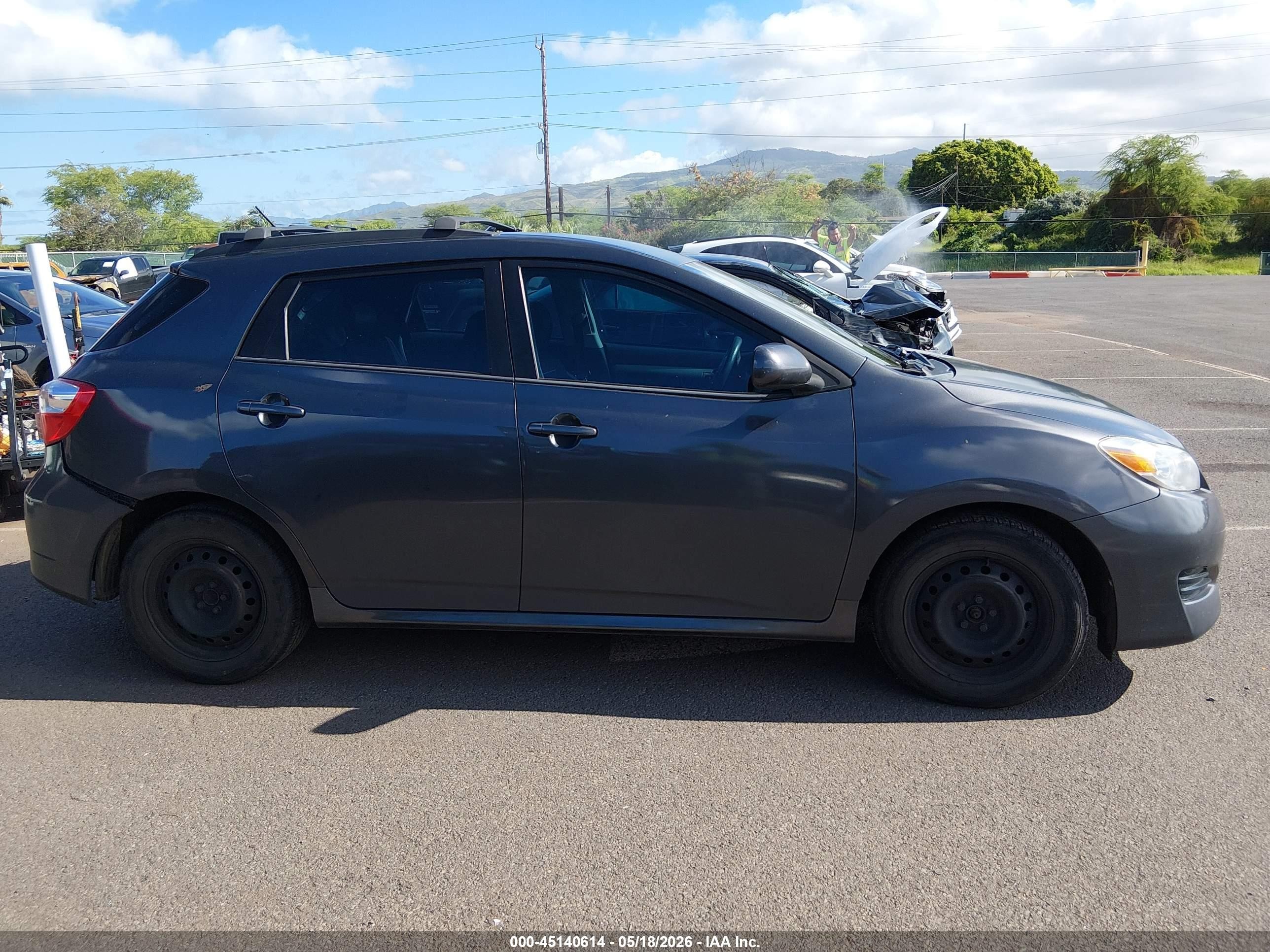 2009 Toyota Matrix   Gray vin: 2T1KU40E69C111669