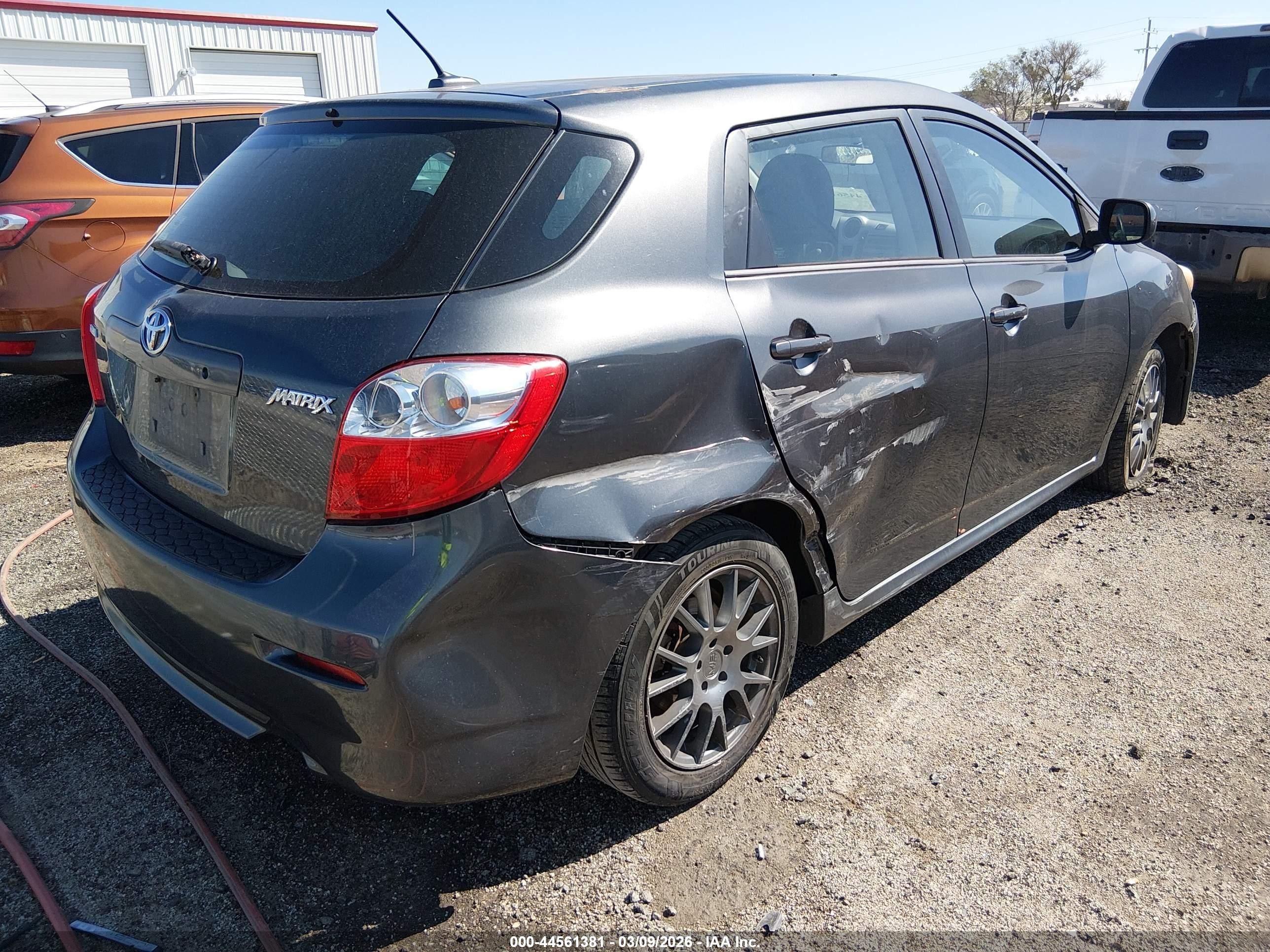 2009 Toyota Matrix   Gray vin: 2T1KU40E69C123756
