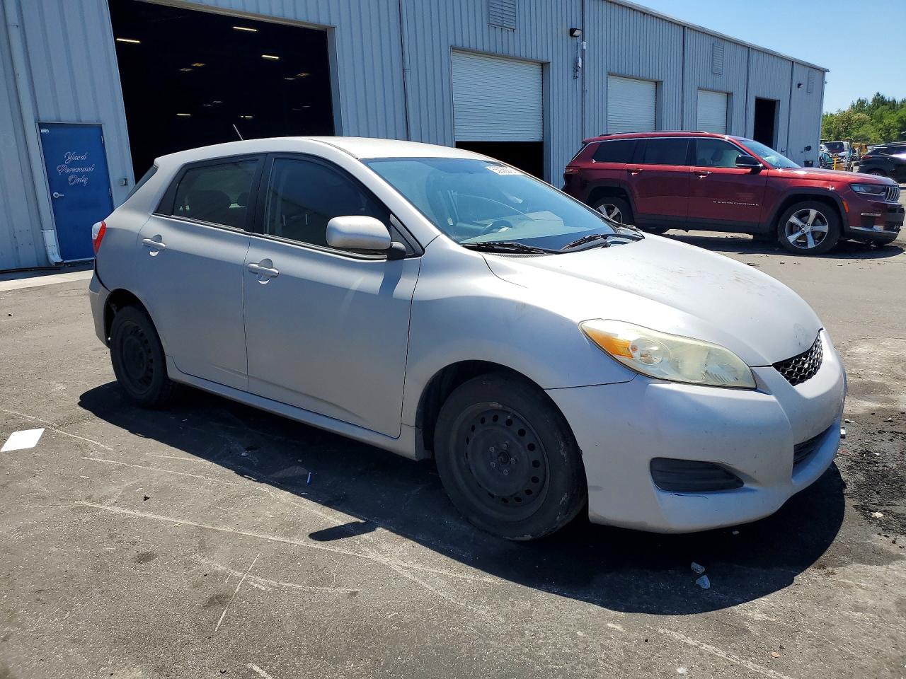 2009 Toyota Matrix Base Silver vin: 2T1KU40E79C018255