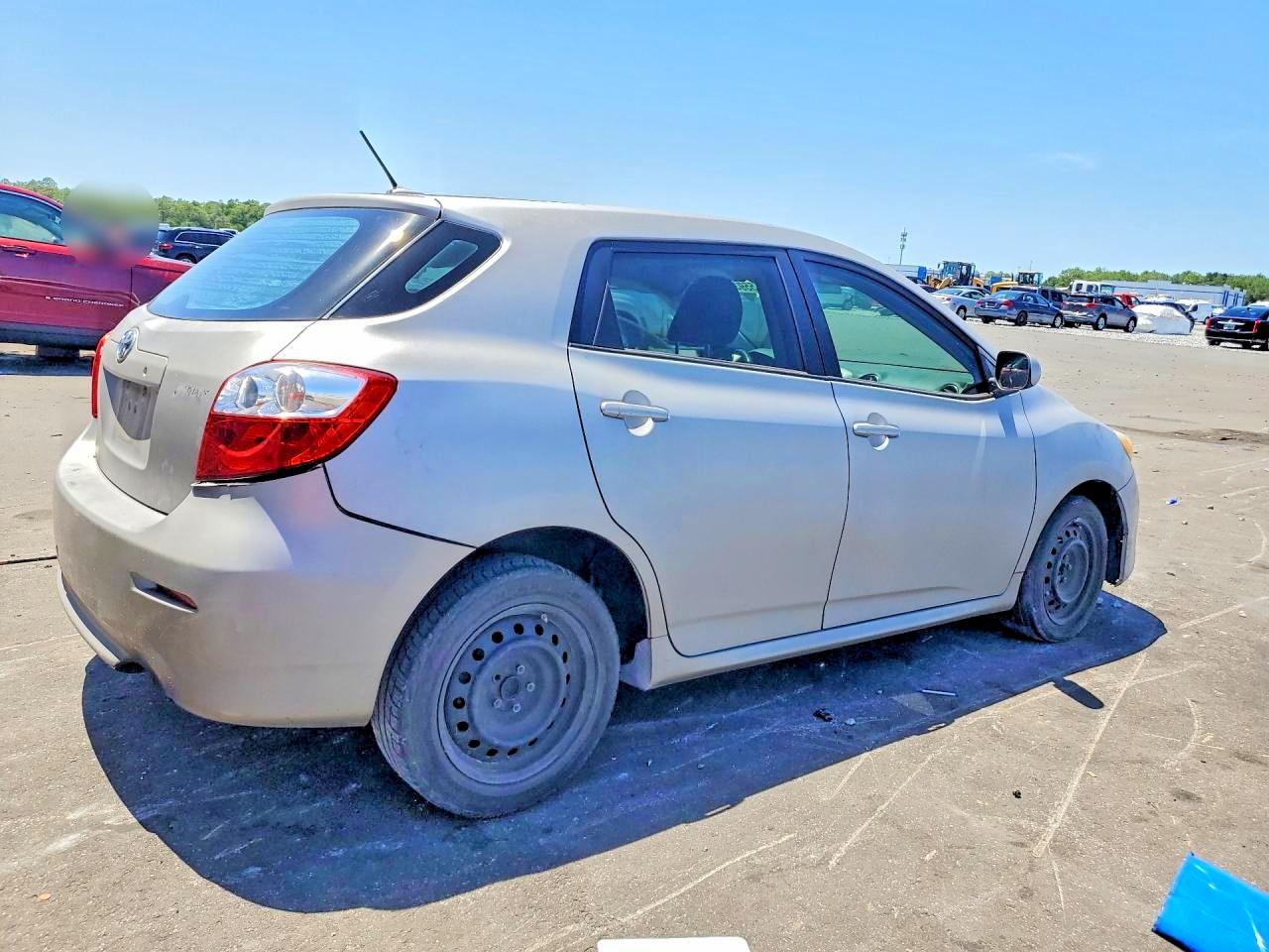 2009 Toyota Matrix Base Silver vin: 2T1KU40E79C018255