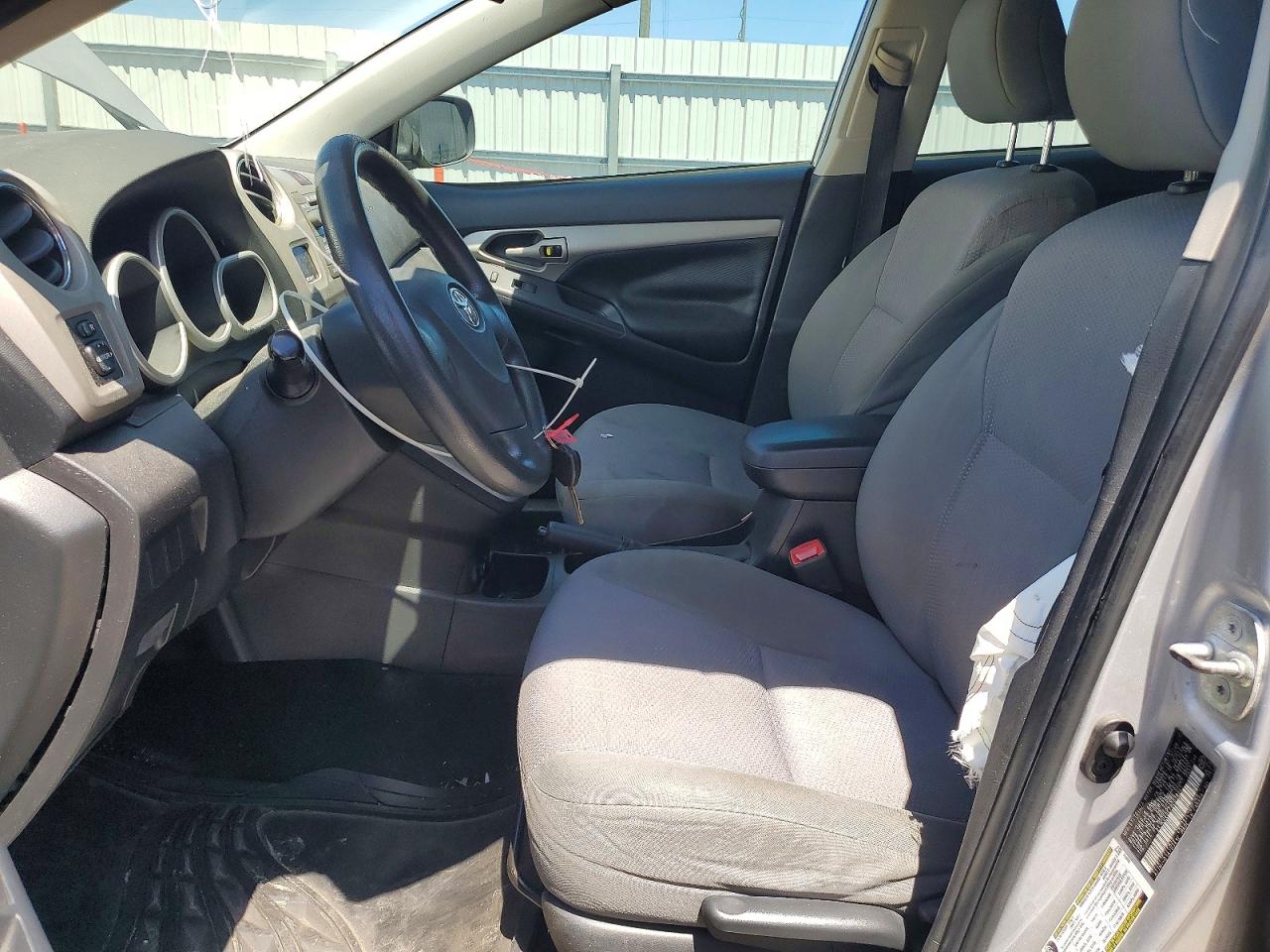 2009 Toyota Matrix Base Silver vin: 2T1KU40E79C018255
