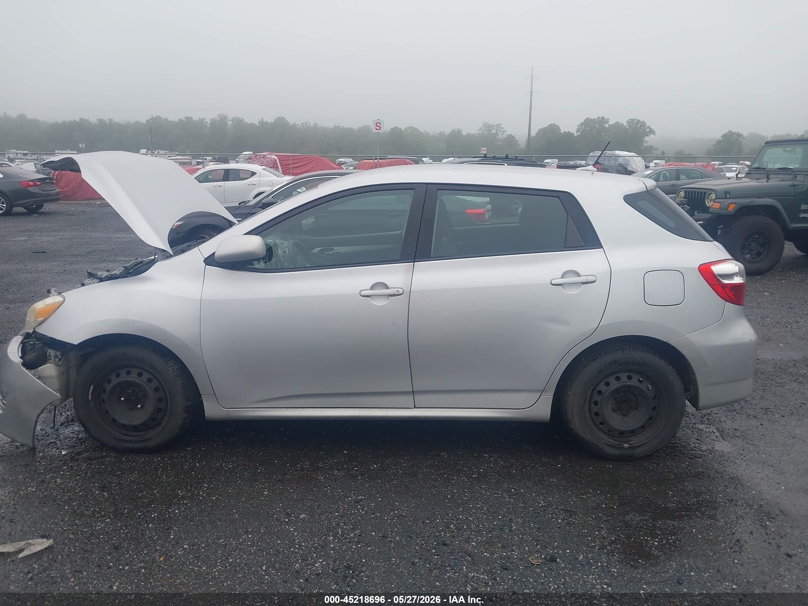 2009 Toyota Matrix   Gray vin: 2T1KU40E79C094218