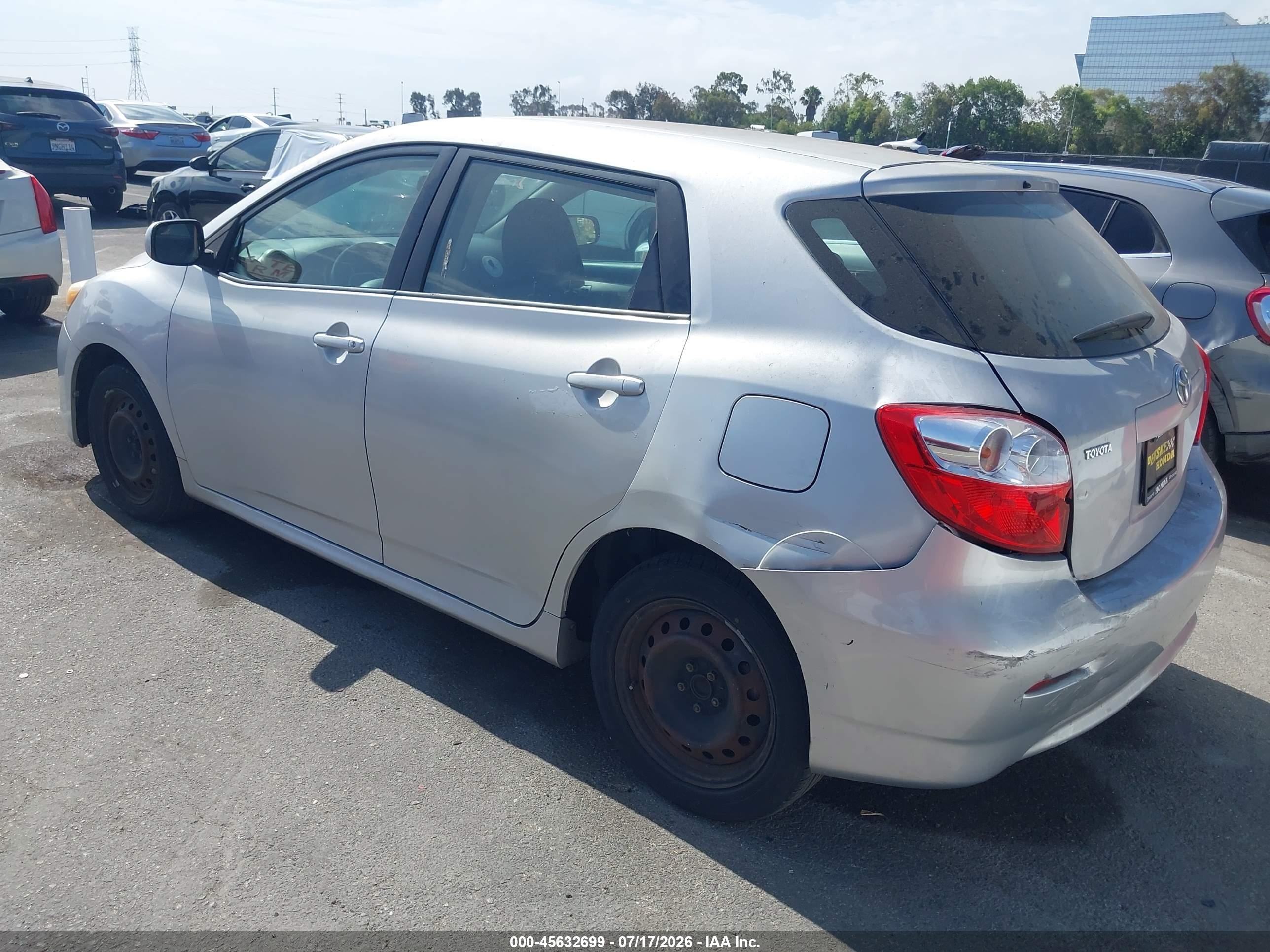 2009 Toyota Matrix   Silver vin: 2T1KU40E89C071109
