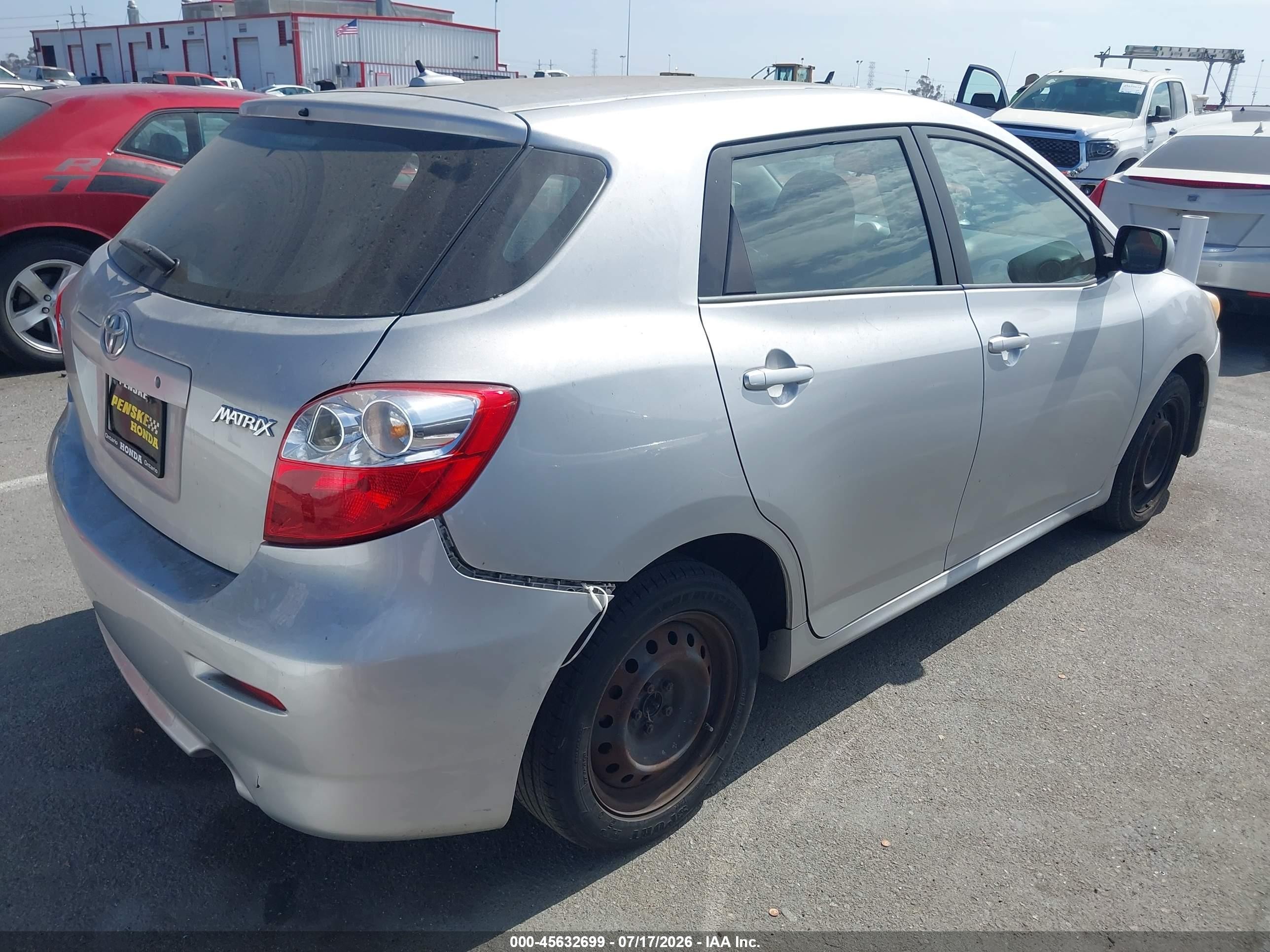 2009 Toyota Matrix   Silver vin: 2T1KU40E89C071109