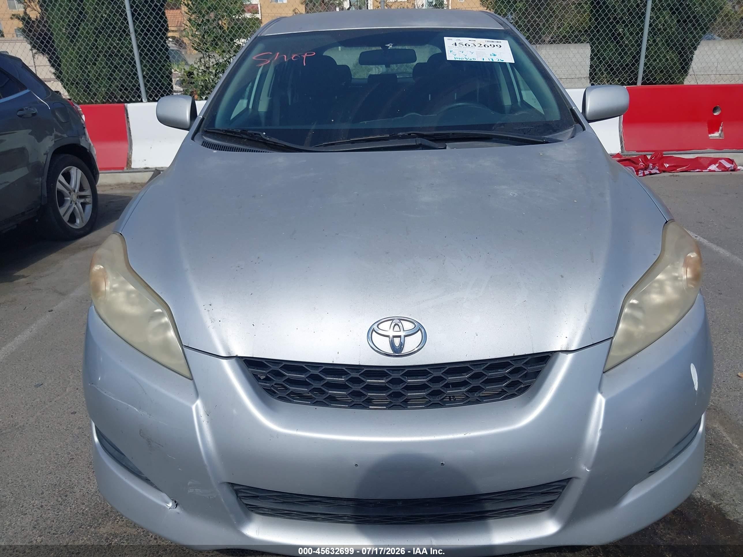 2009 Toyota Matrix   Silver vin: 2T1KU40E89C071109