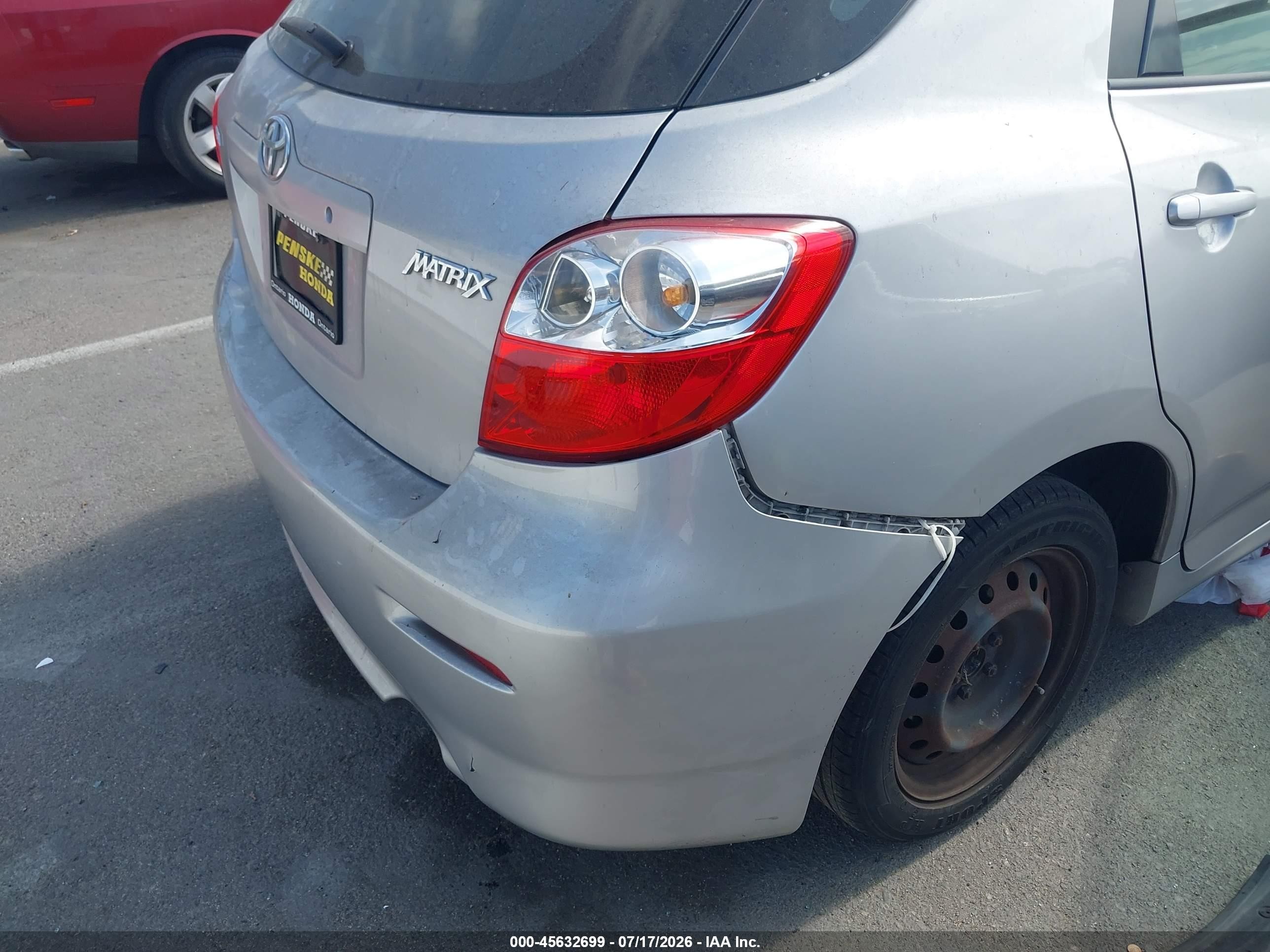 2009 Toyota Matrix   Silver vin: 2T1KU40E89C071109