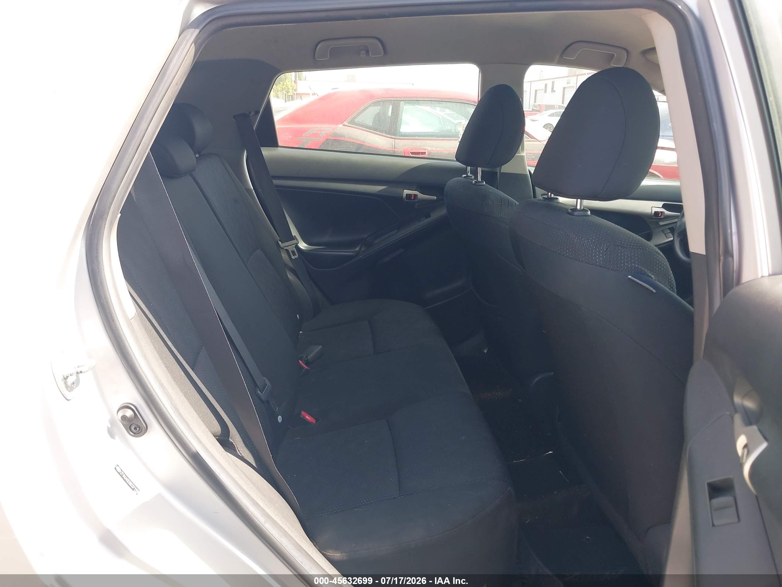 2009 Toyota Matrix   Silver vin: 2T1KU40E89C071109