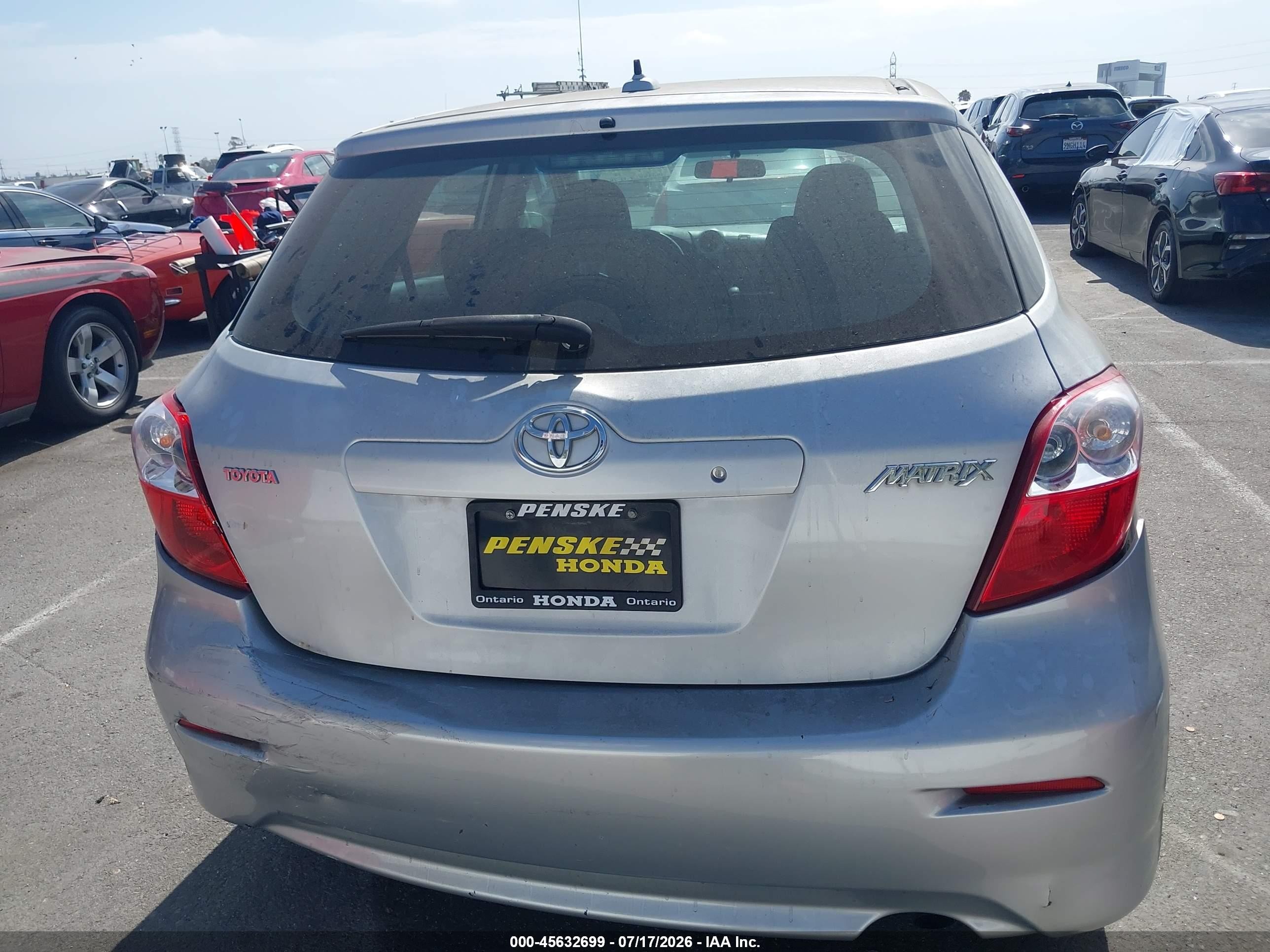 2009 Toyota Matrix   Silver vin: 2T1KU40E89C071109