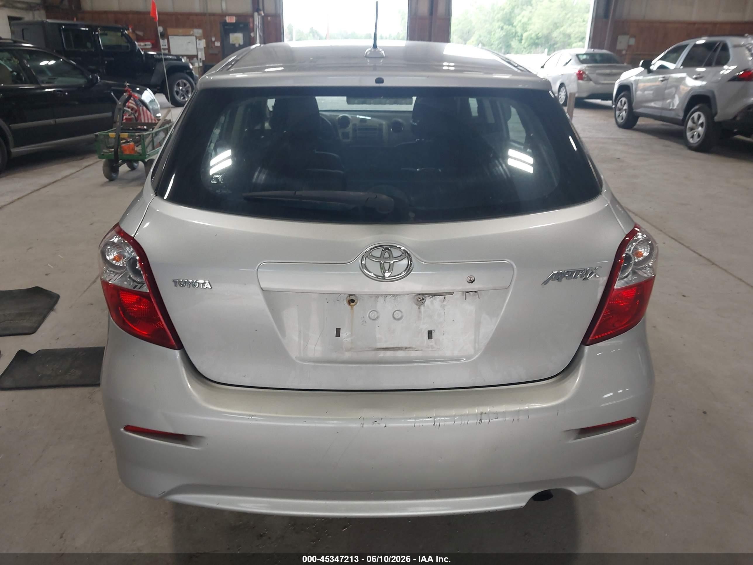 2009 Toyota Matrix   Серый vin: 2T1KU40E89C087276