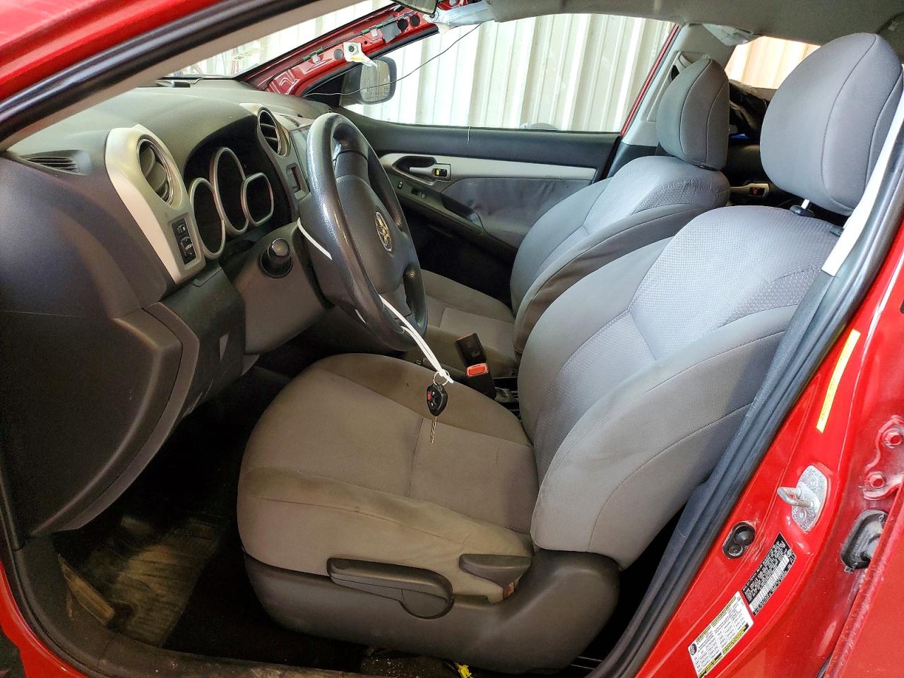 2009 Toyota Matrix Base Red vin: 2T1KU40E89C169380