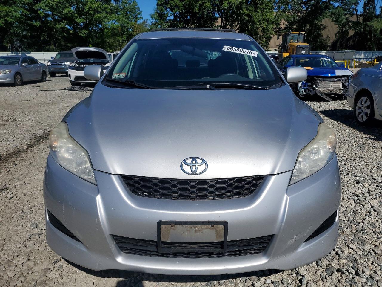 2009 Toyota Matrix Base Silver vin: 2T1KU40E99C015969