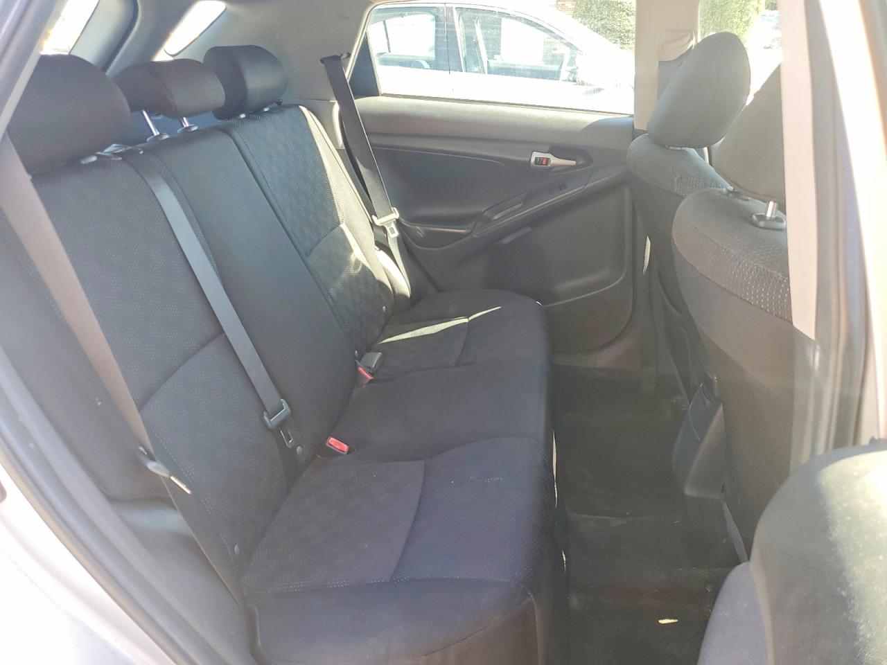 2009 Toyota Matrix Base Silver vin: 2T1KU40E99C015969