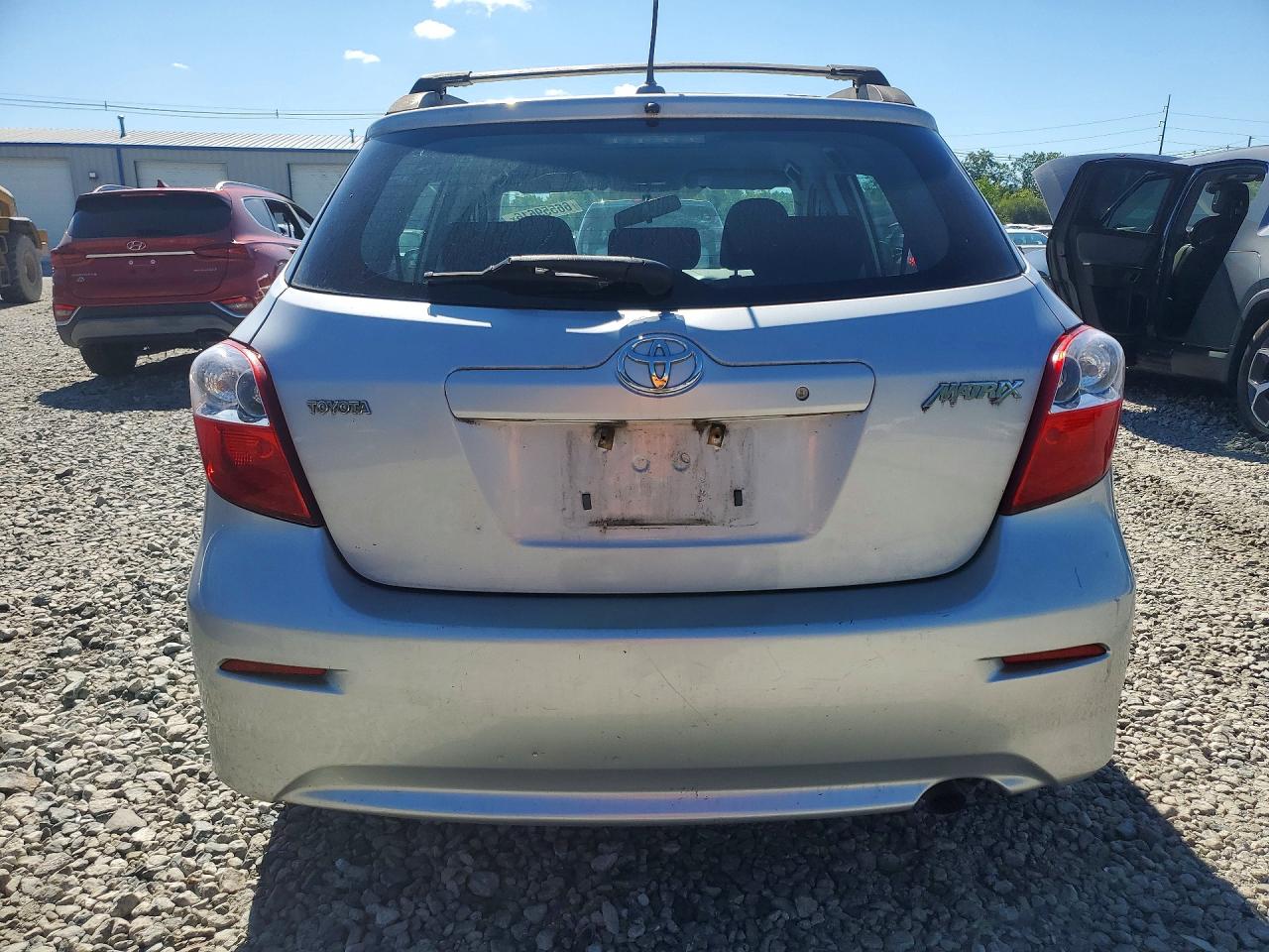 2009 Toyota Matrix Base Silver vin: 2T1KU40E99C015969