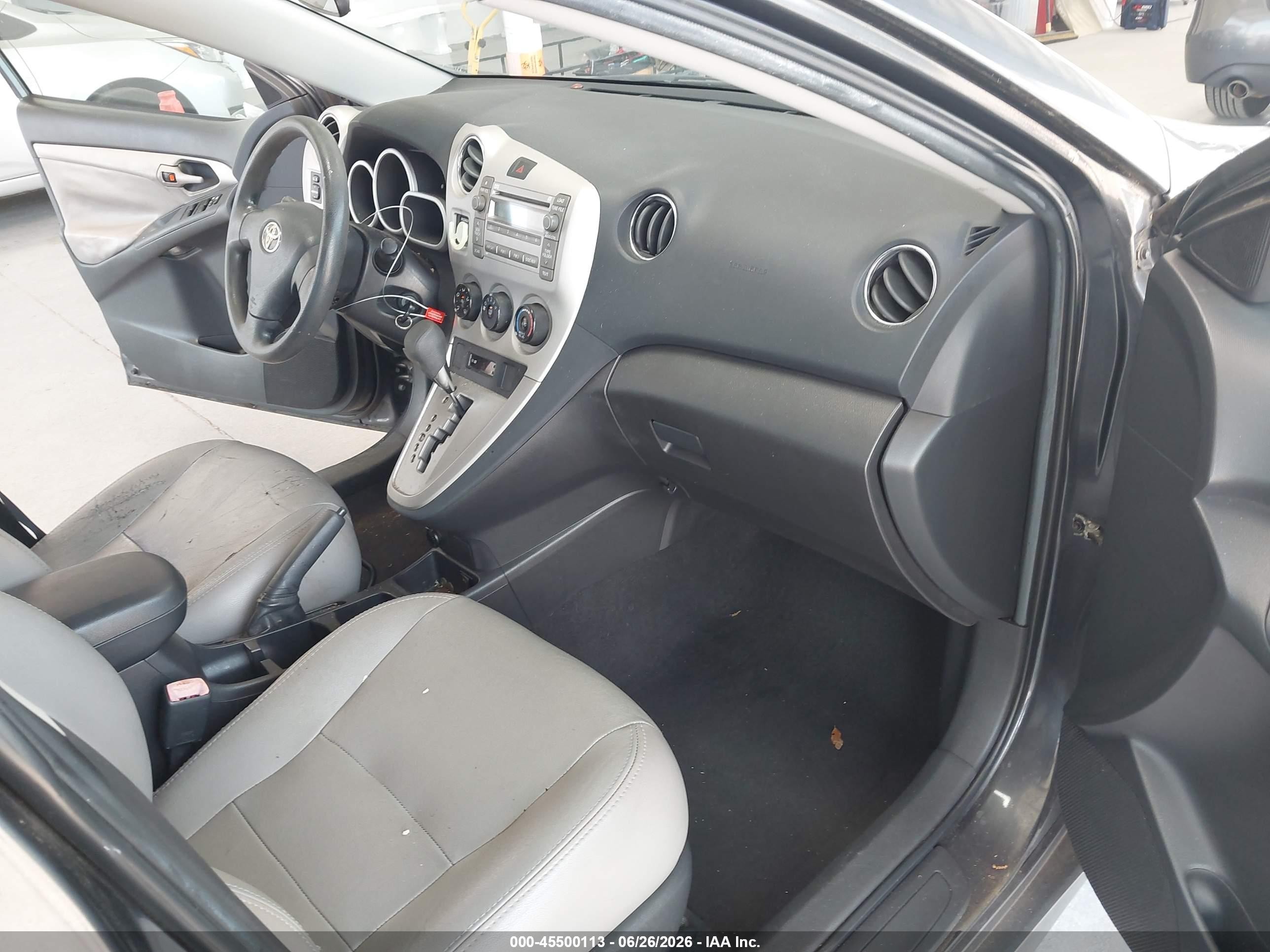 2009 Toyota Matrix   Gray vin: 2T1KU40E99C045036