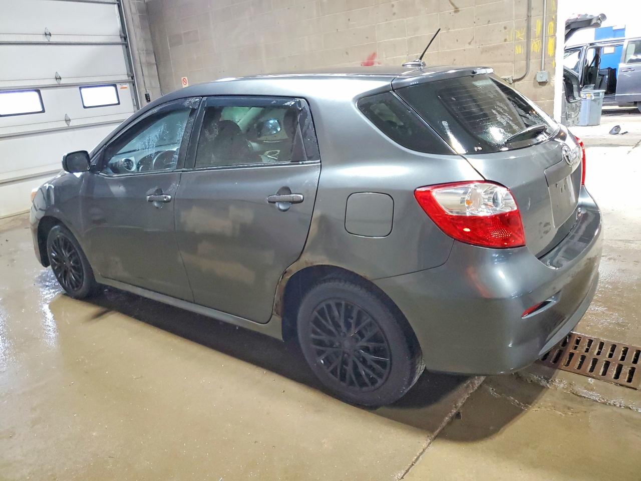2009 Toyota Matrix Base Charcoal vin: 2T1KU40E99C070678