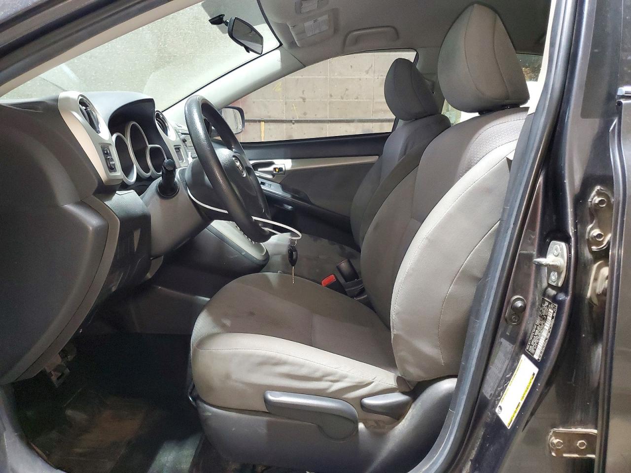 2009 Toyota Matrix Base Charcoal vin: 2T1KU40E99C070678