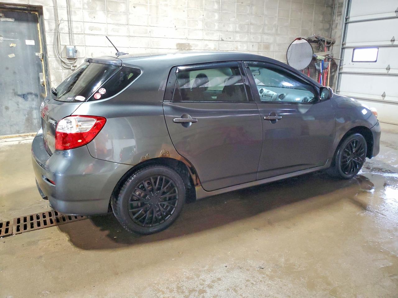 2009 Toyota Matrix Base Charcoal vin: 2T1KU40E99C070678