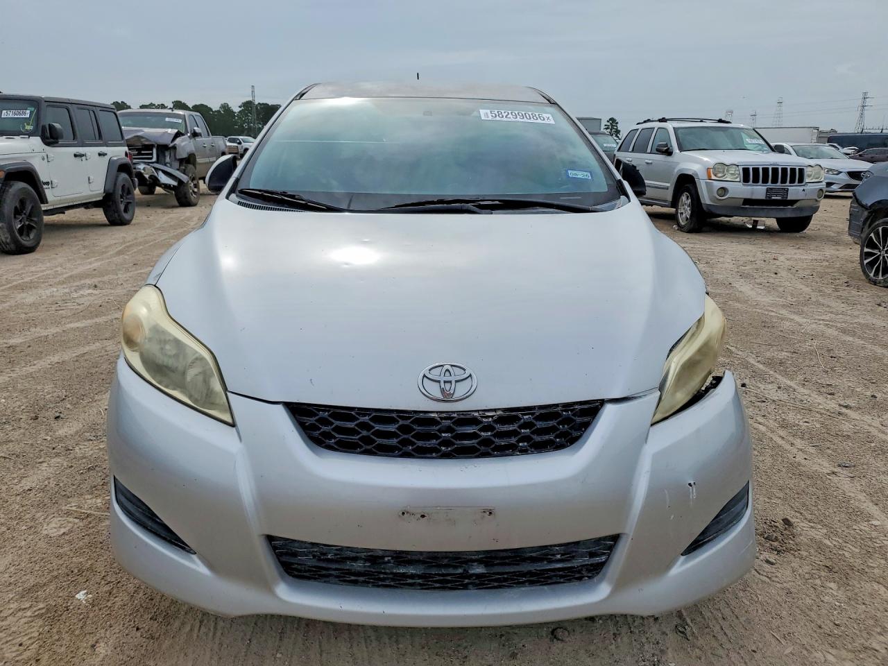 2009 Toyota Matrix Base Silver vin: 2T1KU40E99C074522