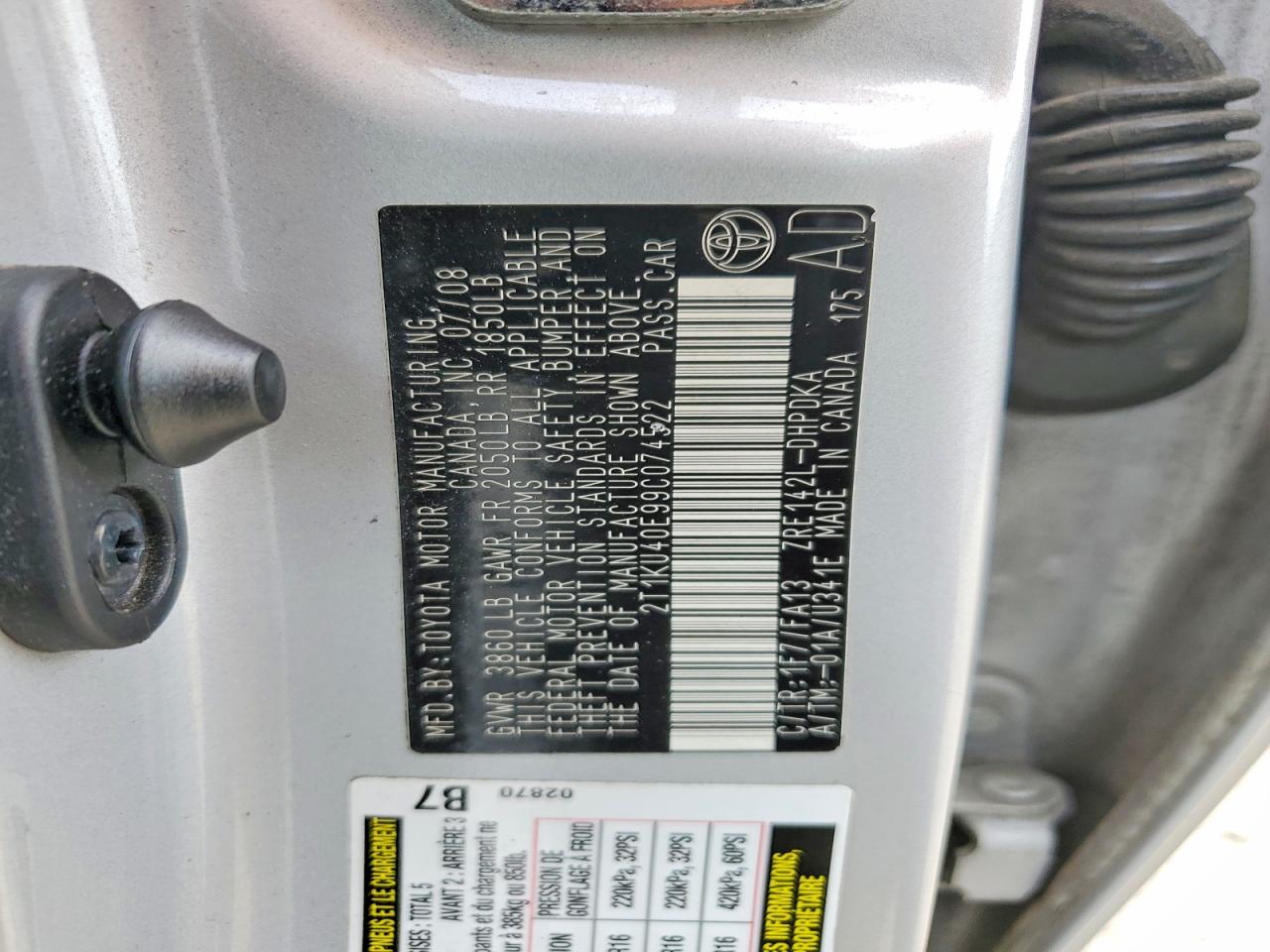 2009 Toyota Matrix Base Silver vin: 2T1KU40E99C074522