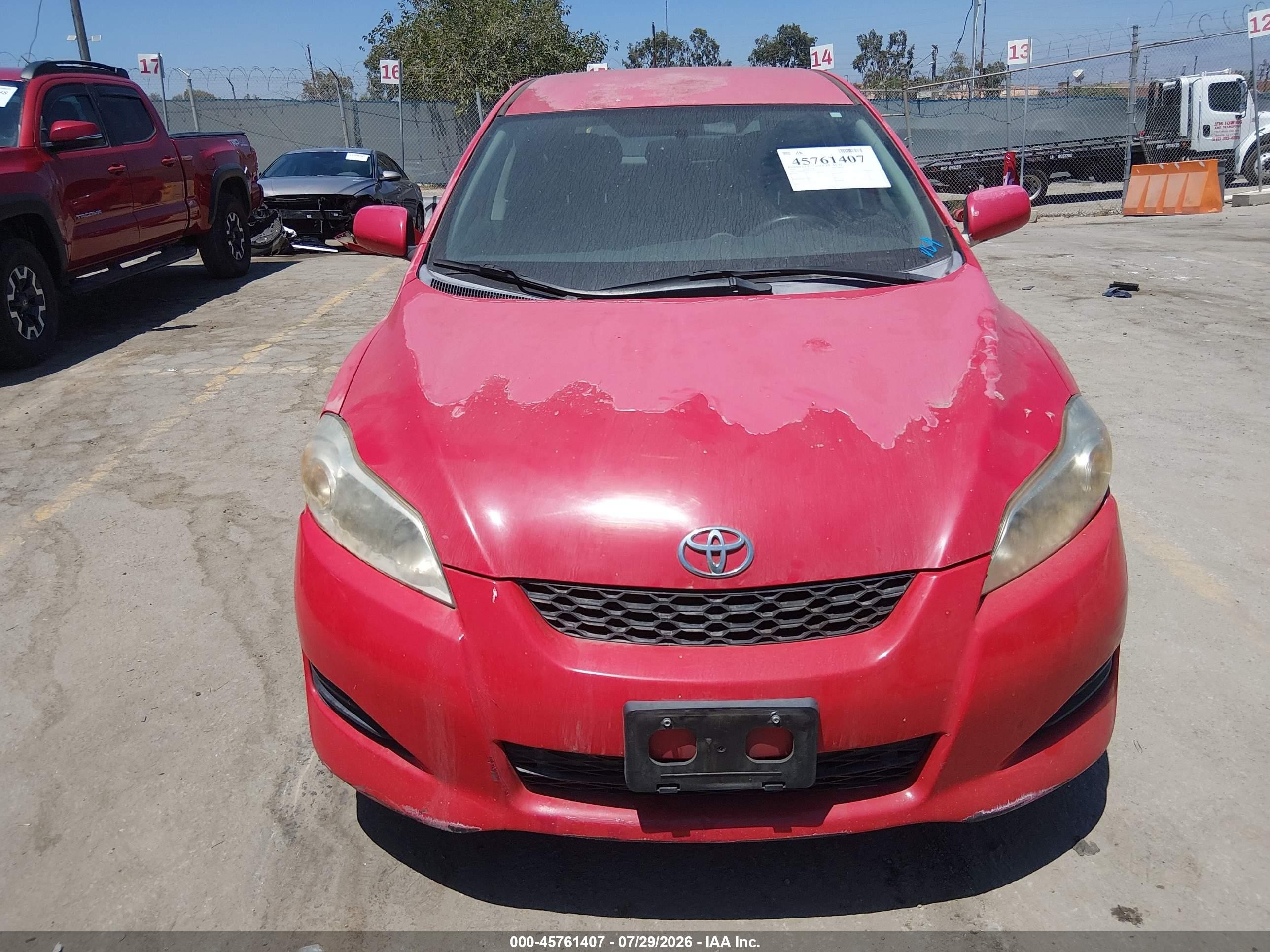 2009 Toyota Matrix   Red vin: 2T1KU40E99C074777