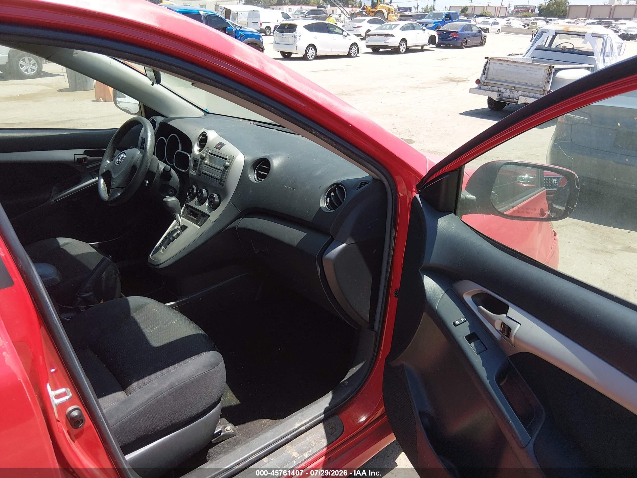 2009 Toyota Matrix   Red vin: 2T1KU40E99C074777