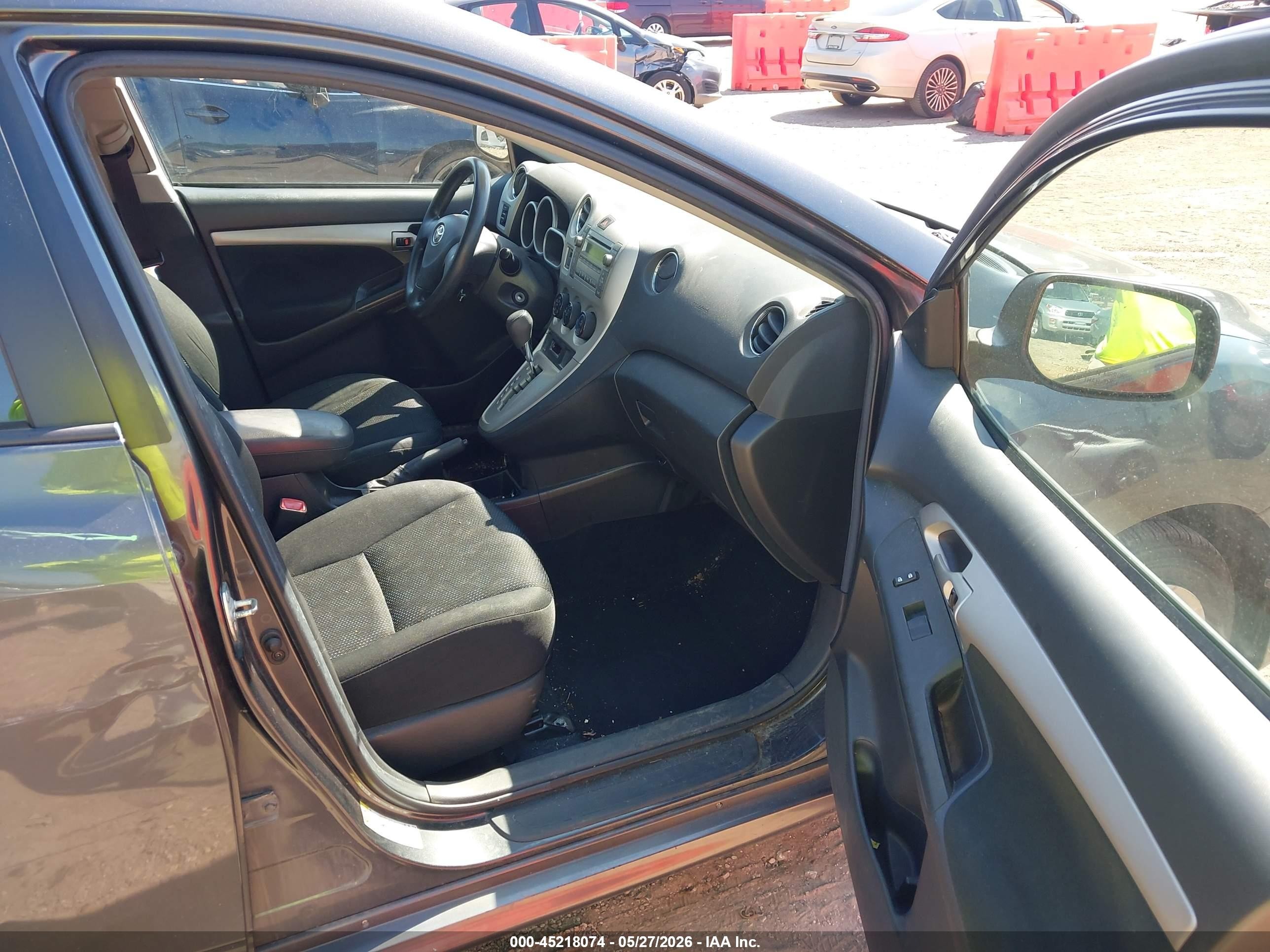 2009 Toyota Matrix Gray vin: 2T1KU40E99C130636
