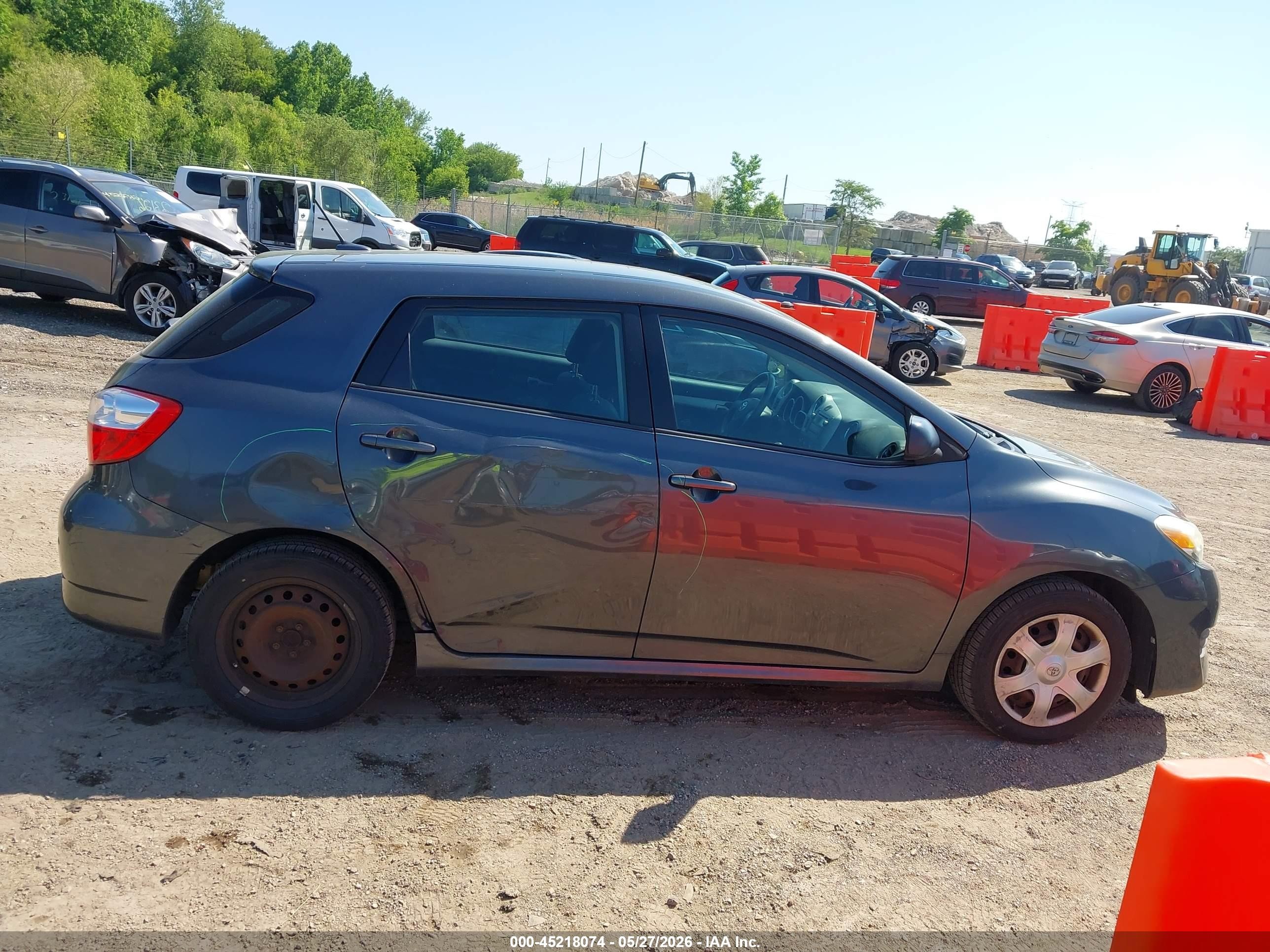 2009 Toyota Matrix Gray vin: 2T1KU40E99C130636