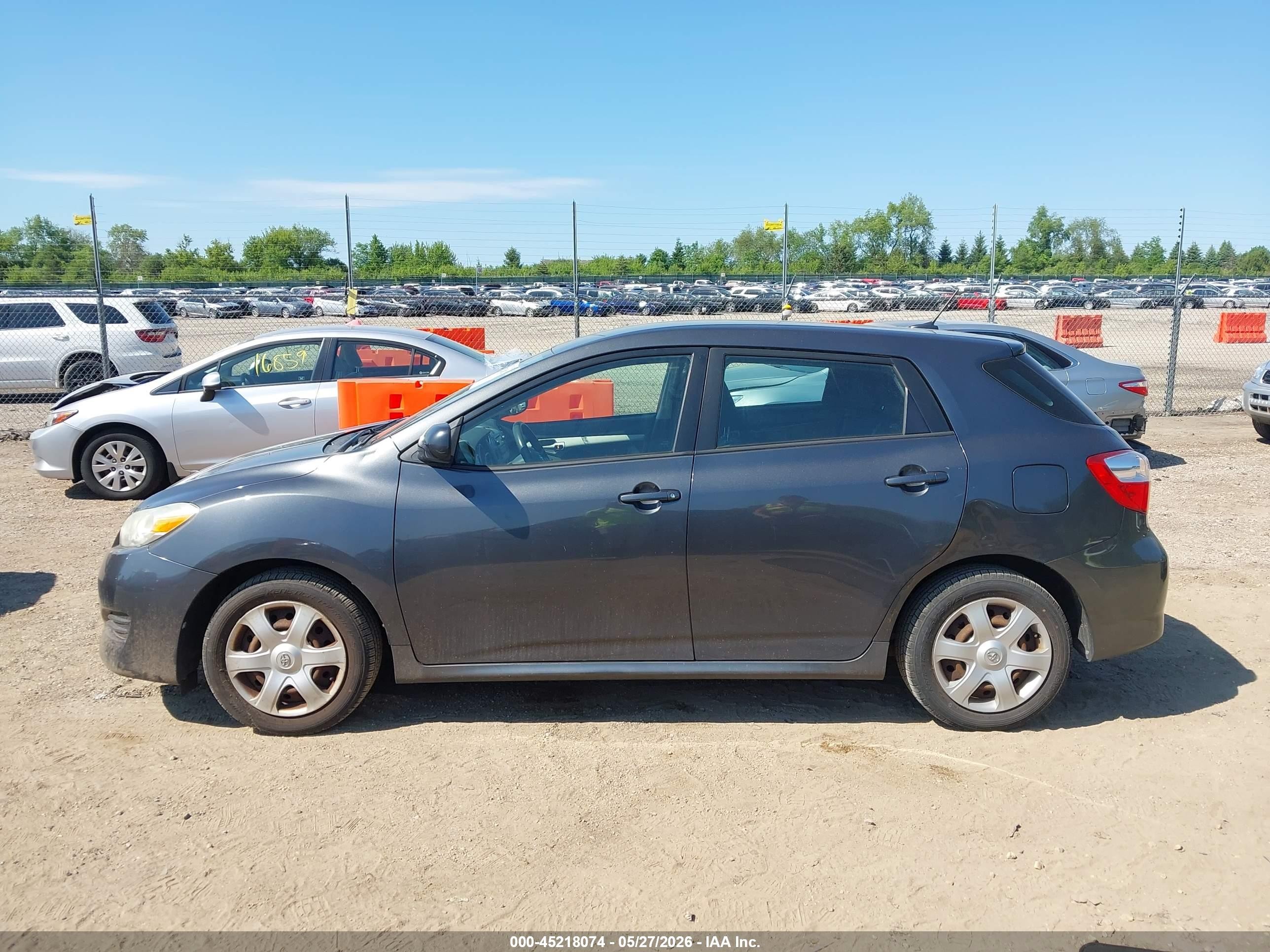 2009 Toyota Matrix Gray vin: 2T1KU40E99C130636