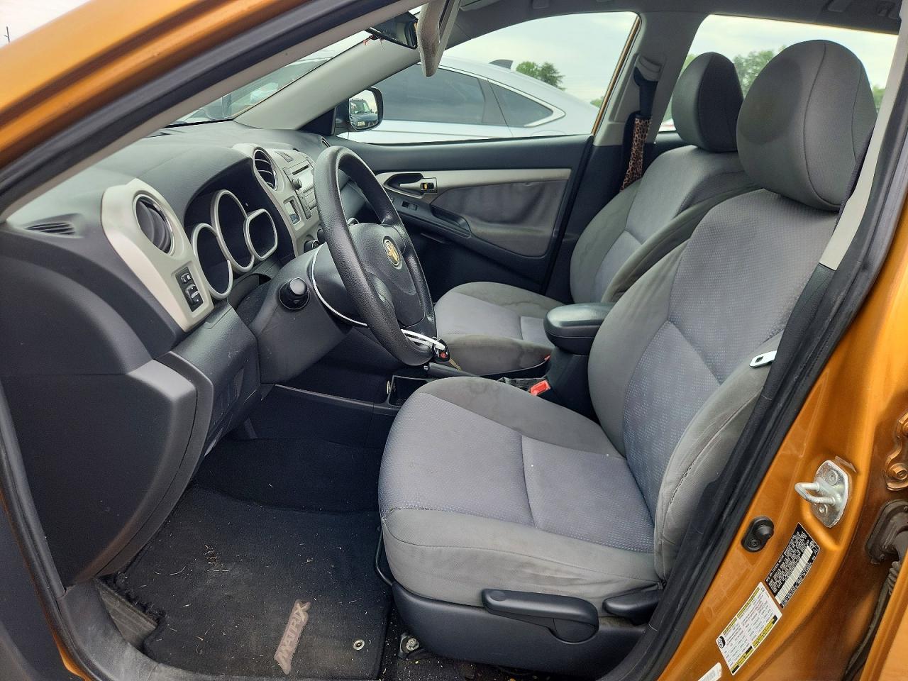2009 Toyota Matrix Base Оранжевый vin: 2T1KU40E99C137148