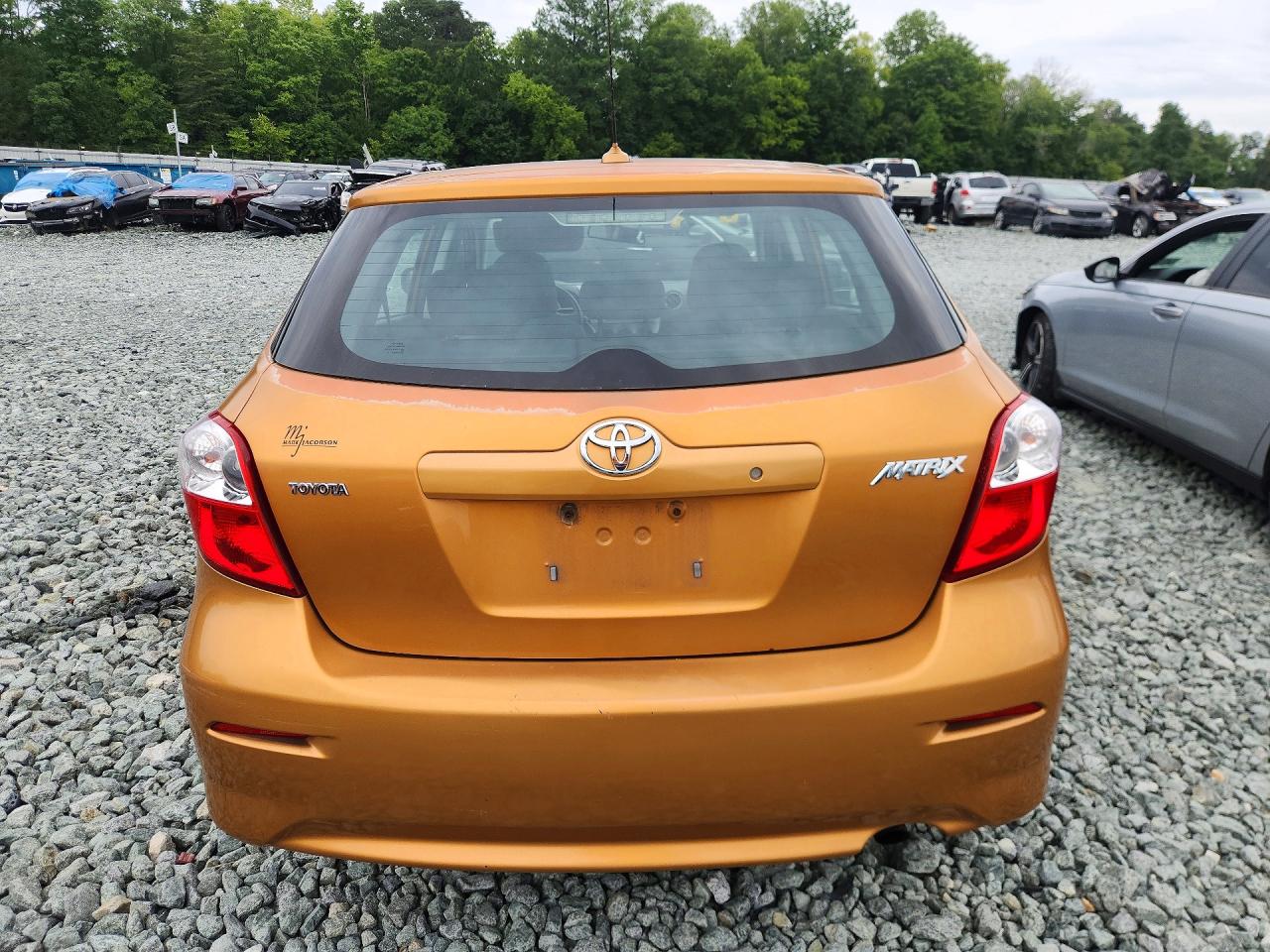 2009 Toyota Matrix Base Оранжевый vin: 2T1KU40E99C137148