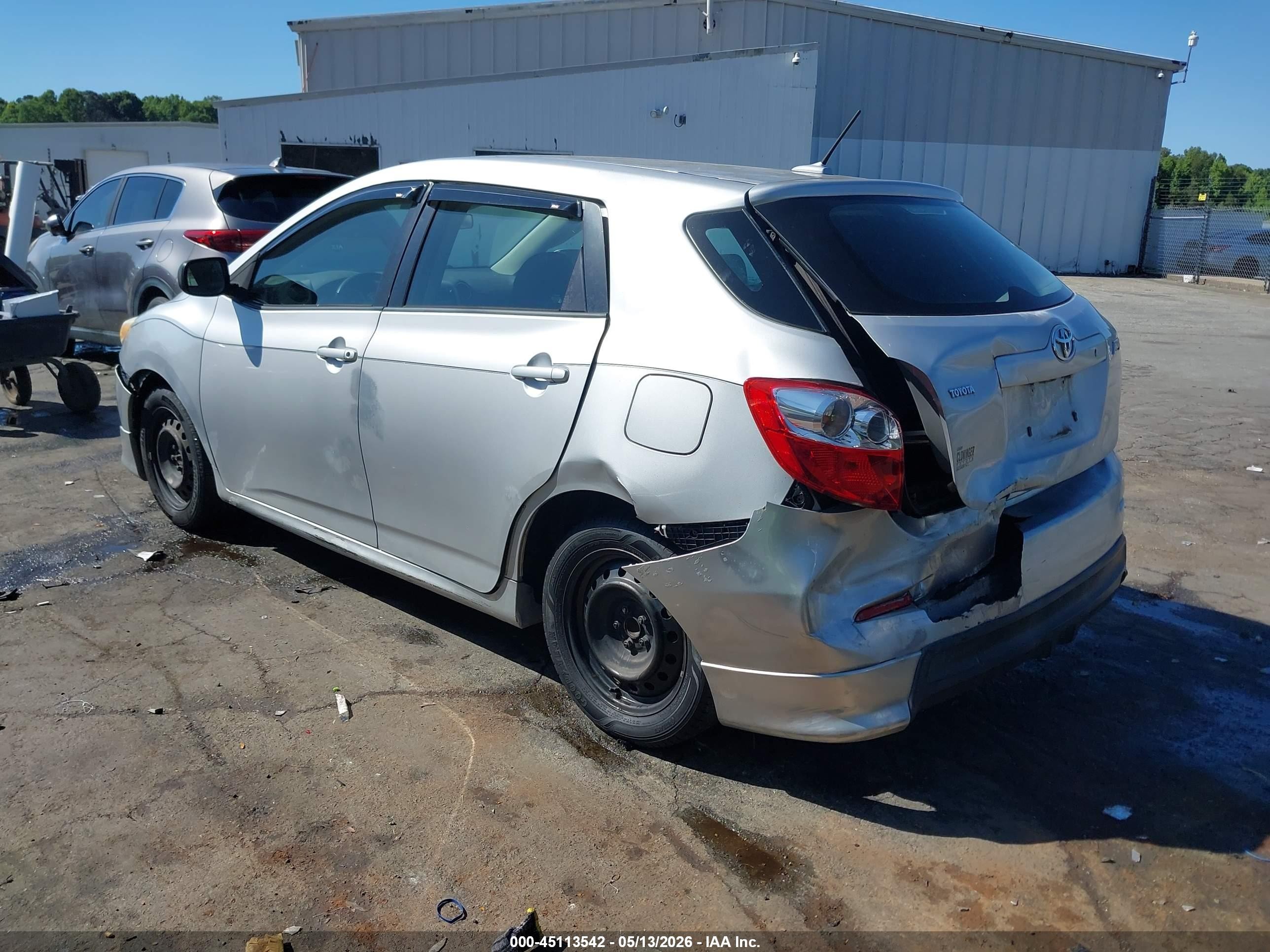 2009 Toyota Matrix   Silver vin: 2T1KU40E99C146836