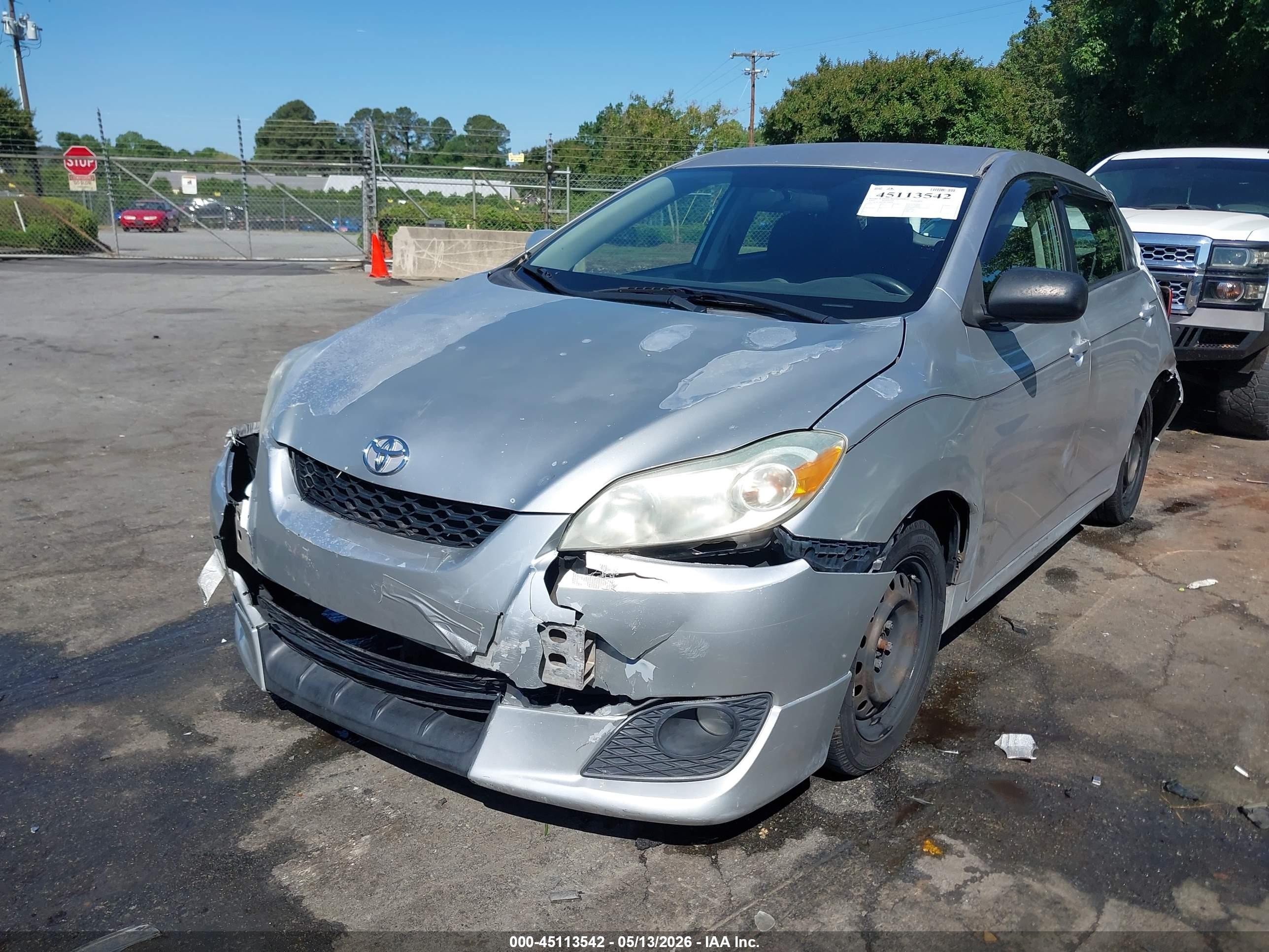 2009 Toyota Matrix   Silver vin: 2T1KU40E99C146836