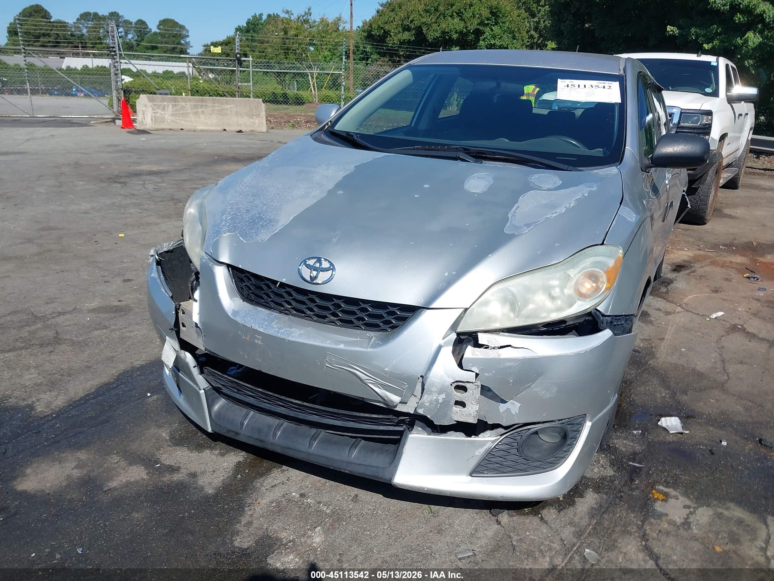 2009 Toyota Matrix   Silver vin: 2T1KU40E99C146836