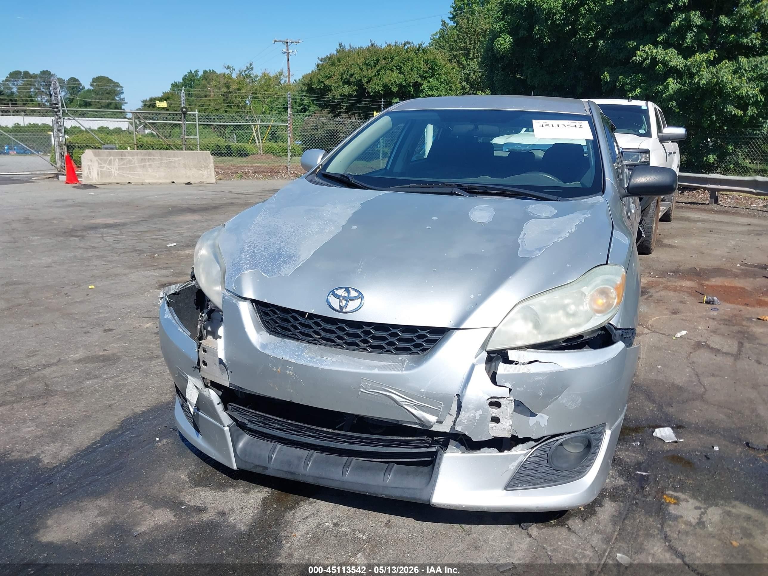 2009 Toyota Matrix   Silver vin: 2T1KU40E99C146836